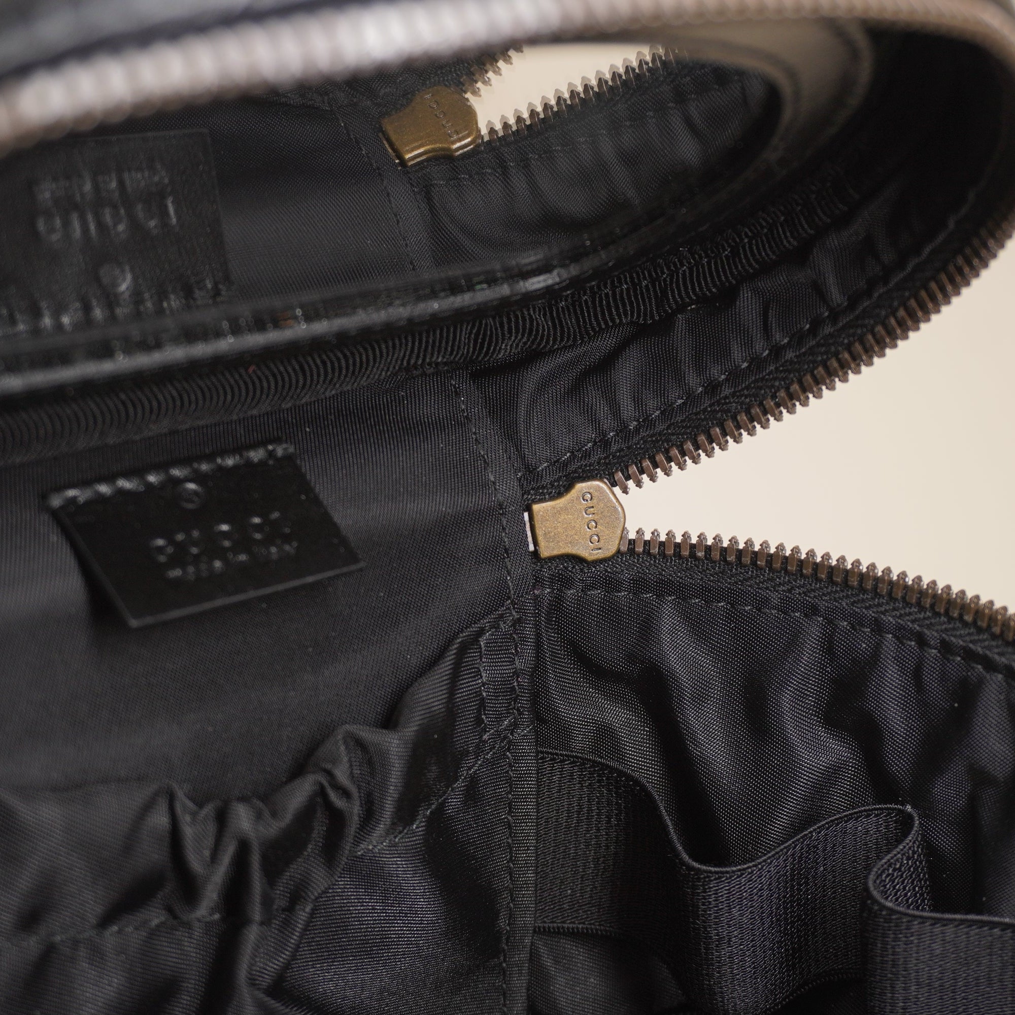 PRE-OWNED Mini GG Marmont Round Leather Black Vanity Bag 