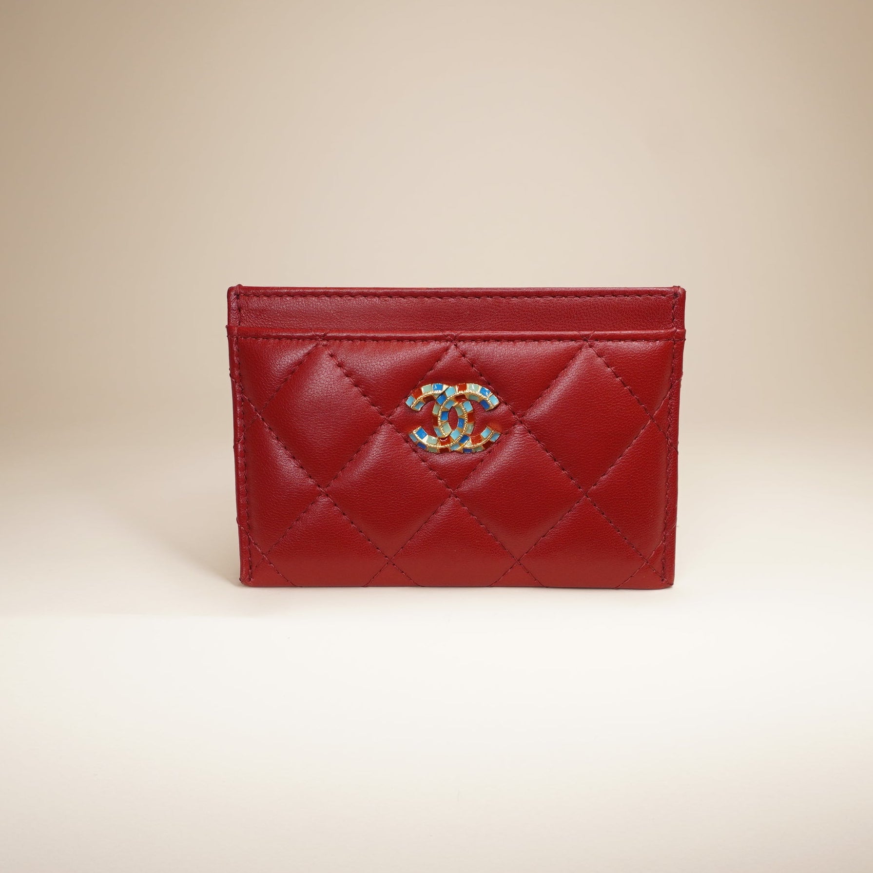 PRE-OWNED CC Lambskin Quilted Card Holder Red