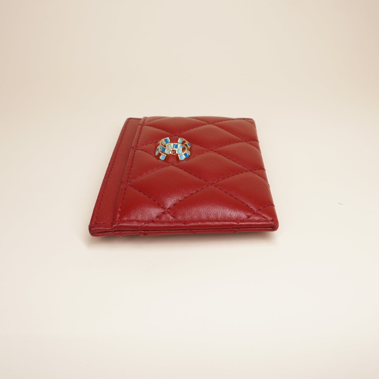 PRE-OWNED CC Lambskin Quilted Card Holder Red