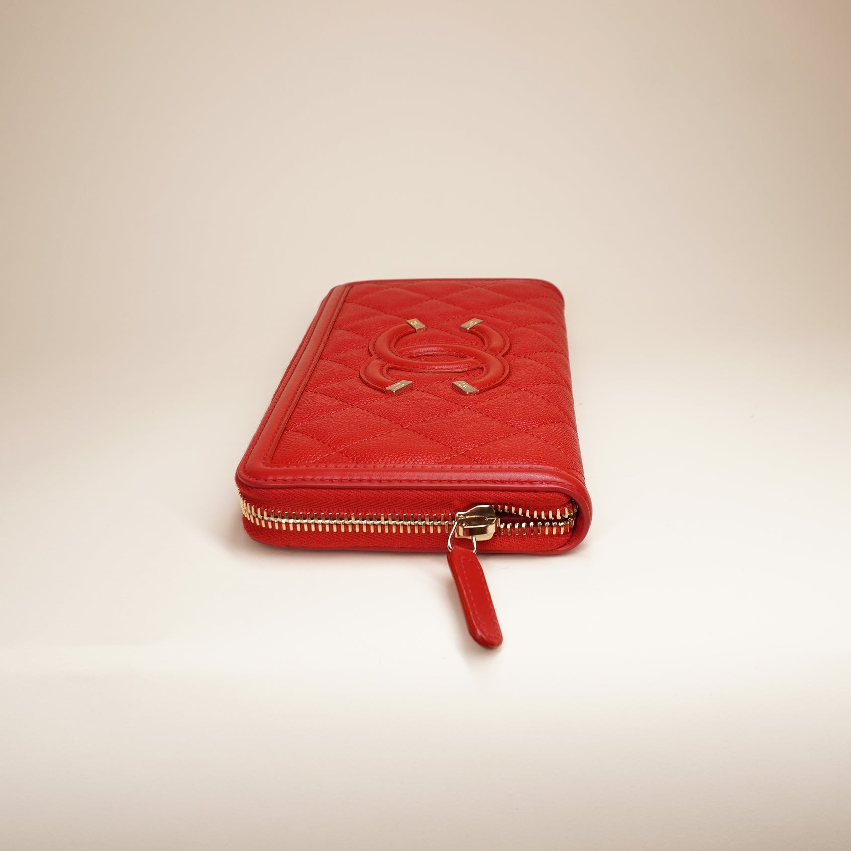 PRE-OWNED CC Caviar Quilted Filigree Zip Around Wallet Red