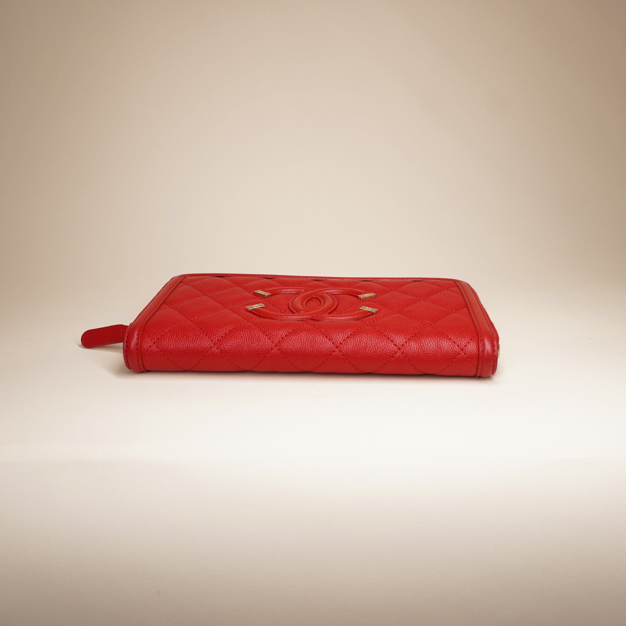 PRE-OWNED CC Caviar Quilted Filigree Zip Around Wallet Red