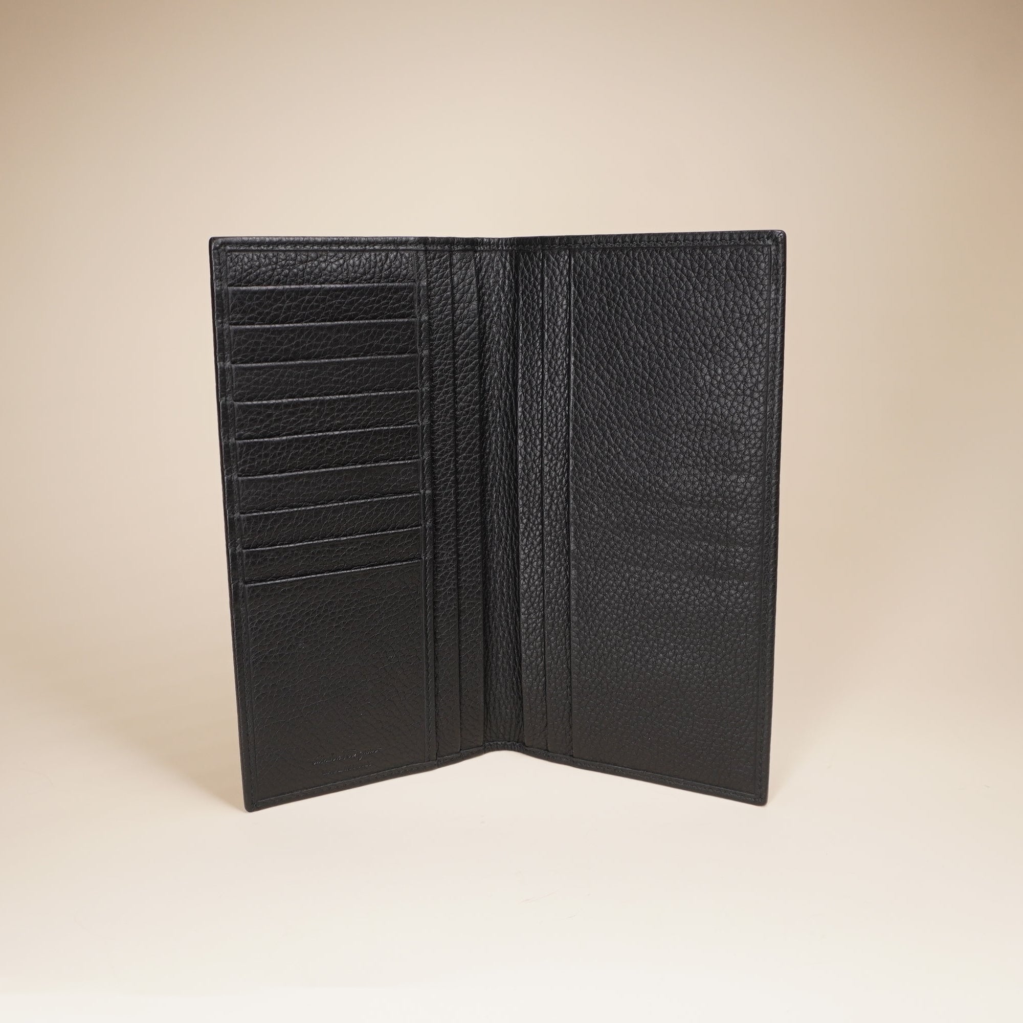 PRE-OWNED  Vertical Leather Wallet Pebbles Black