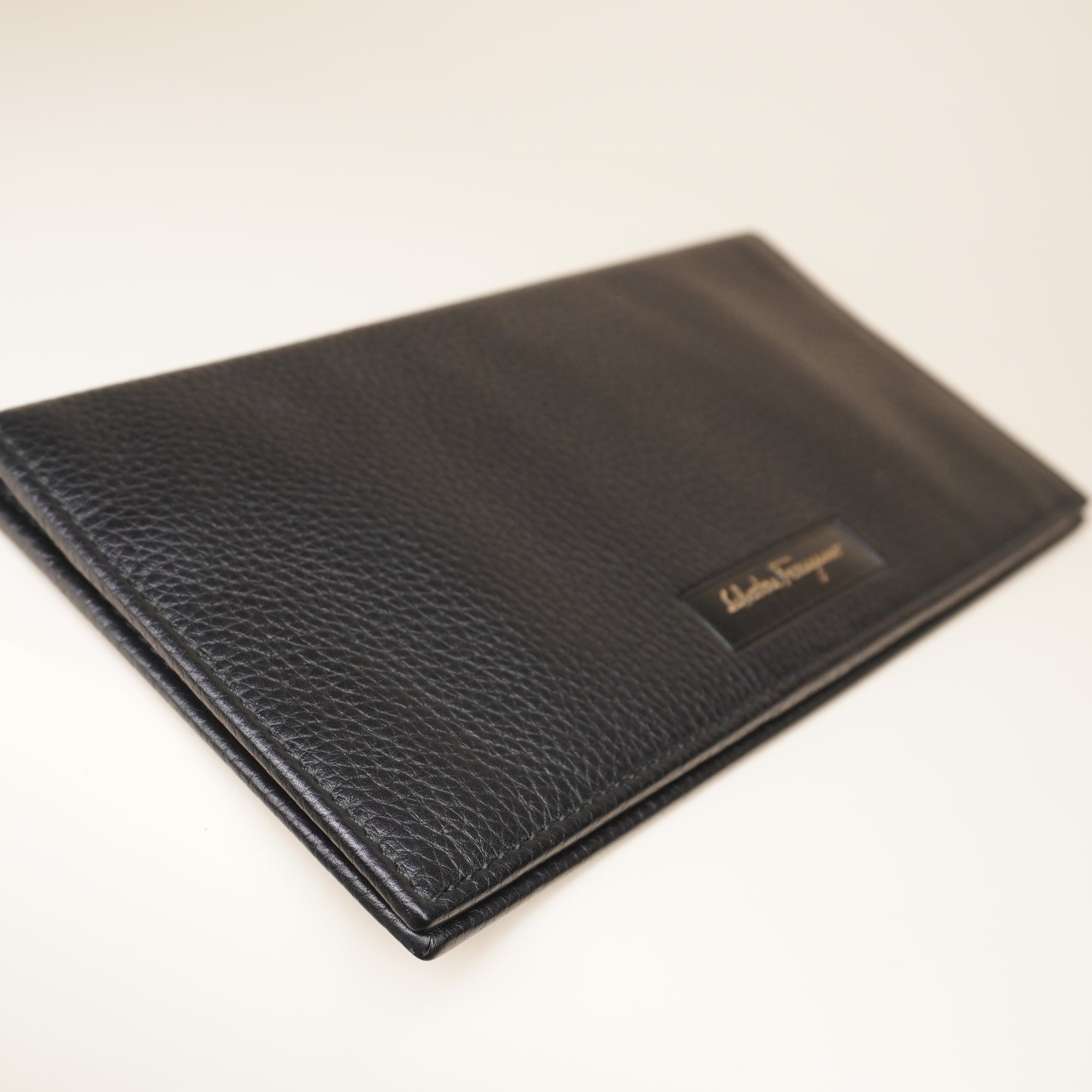 PRE-OWNED  Vertical Leather Wallet Pebbles Black