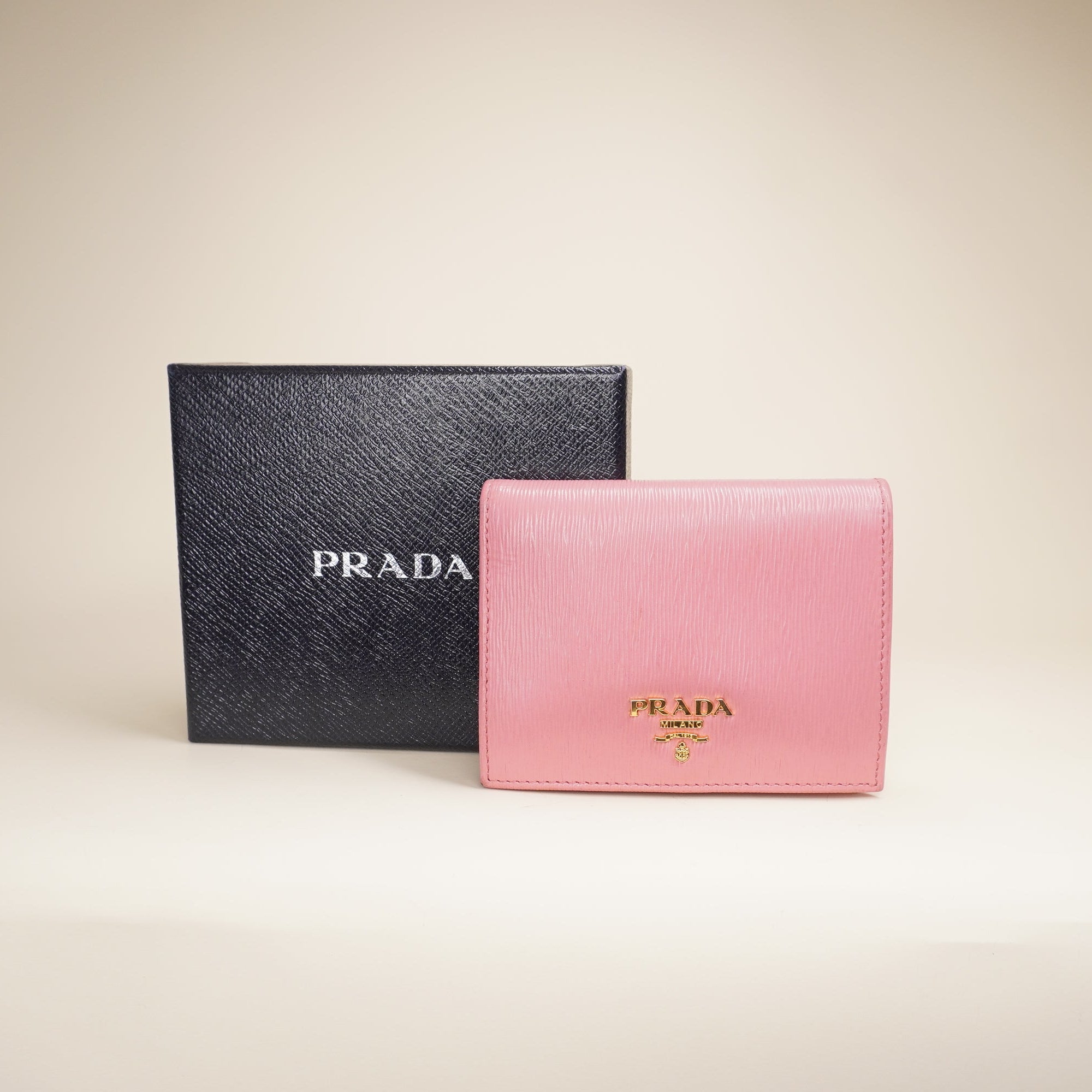 Saffiano Metal Bi-Fold Compact Wallet Pink