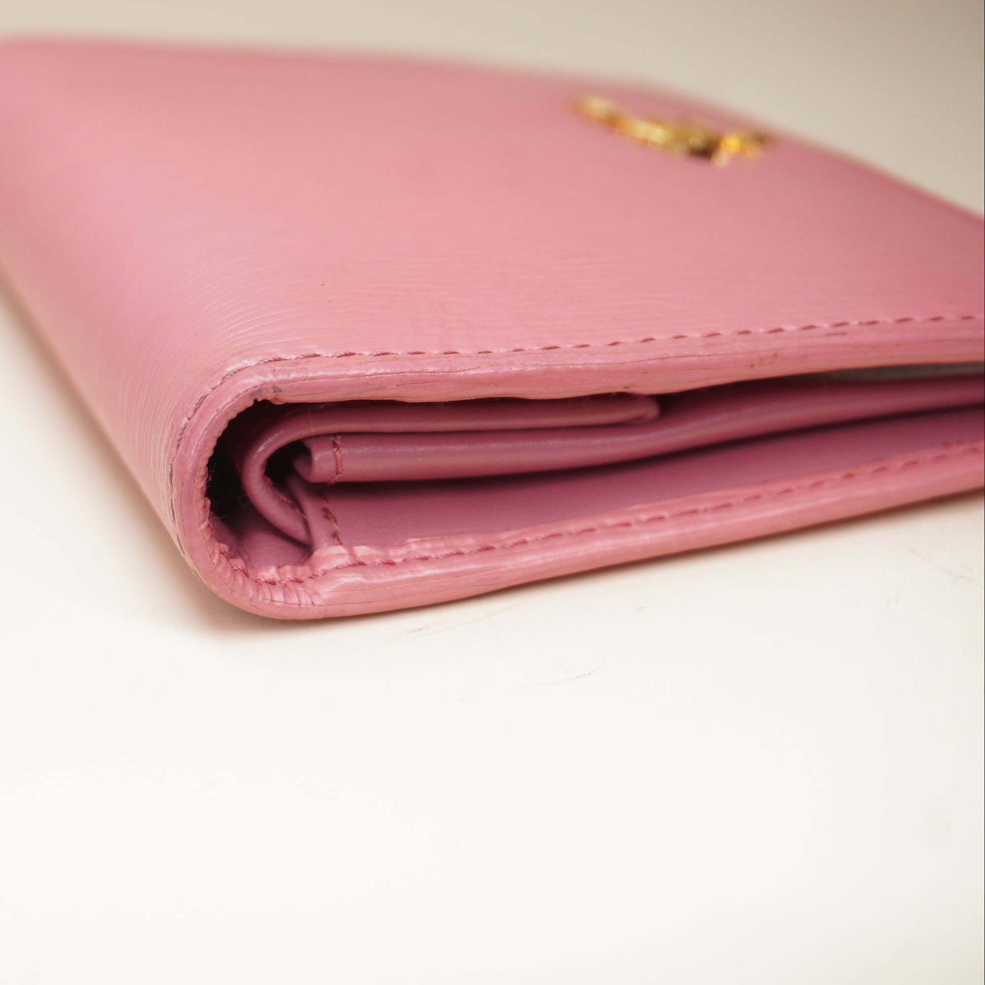 Saffiano Metal Bi-Fold Compact Wallet Pink
