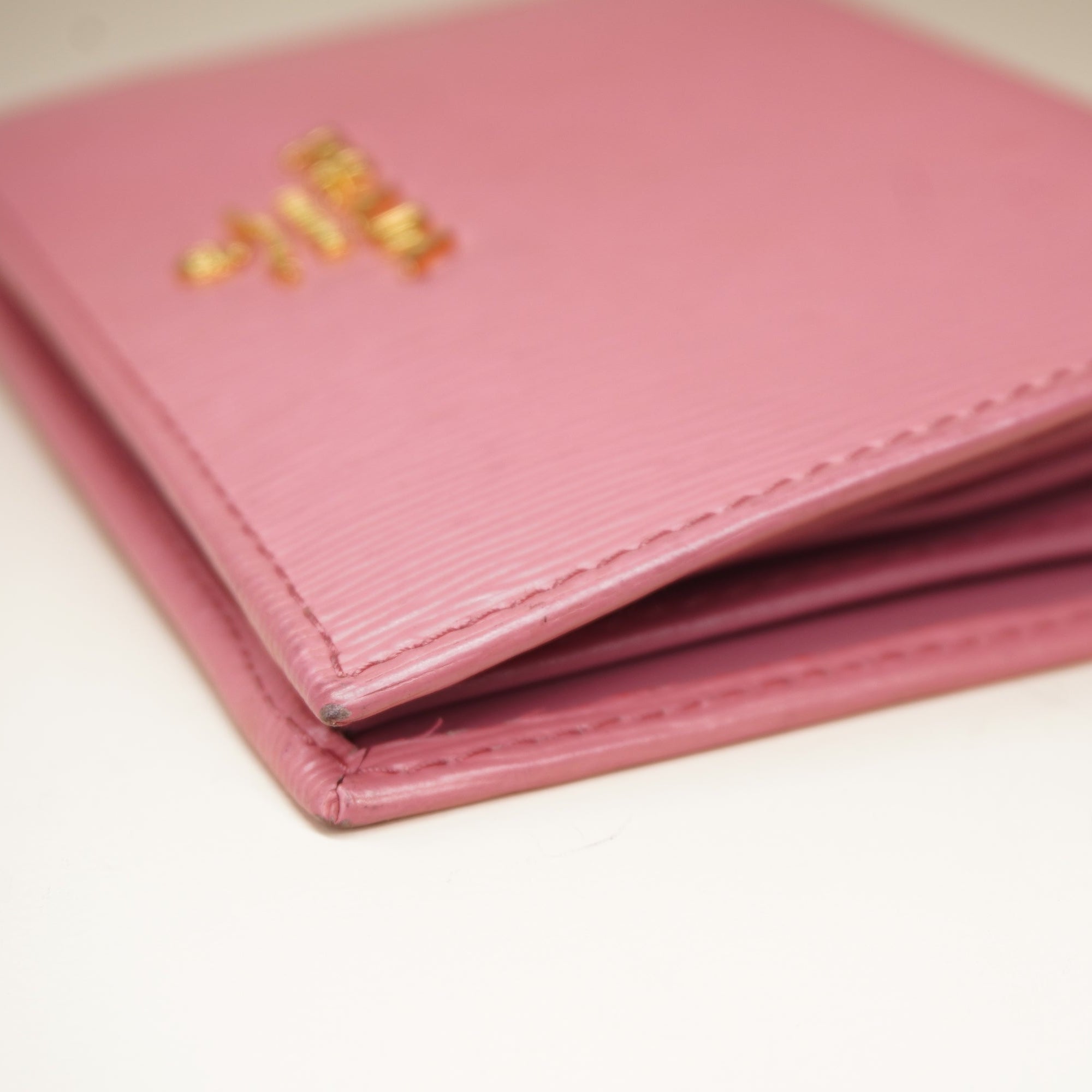 Saffiano Metal Bi-Fold Compact Wallet Pink