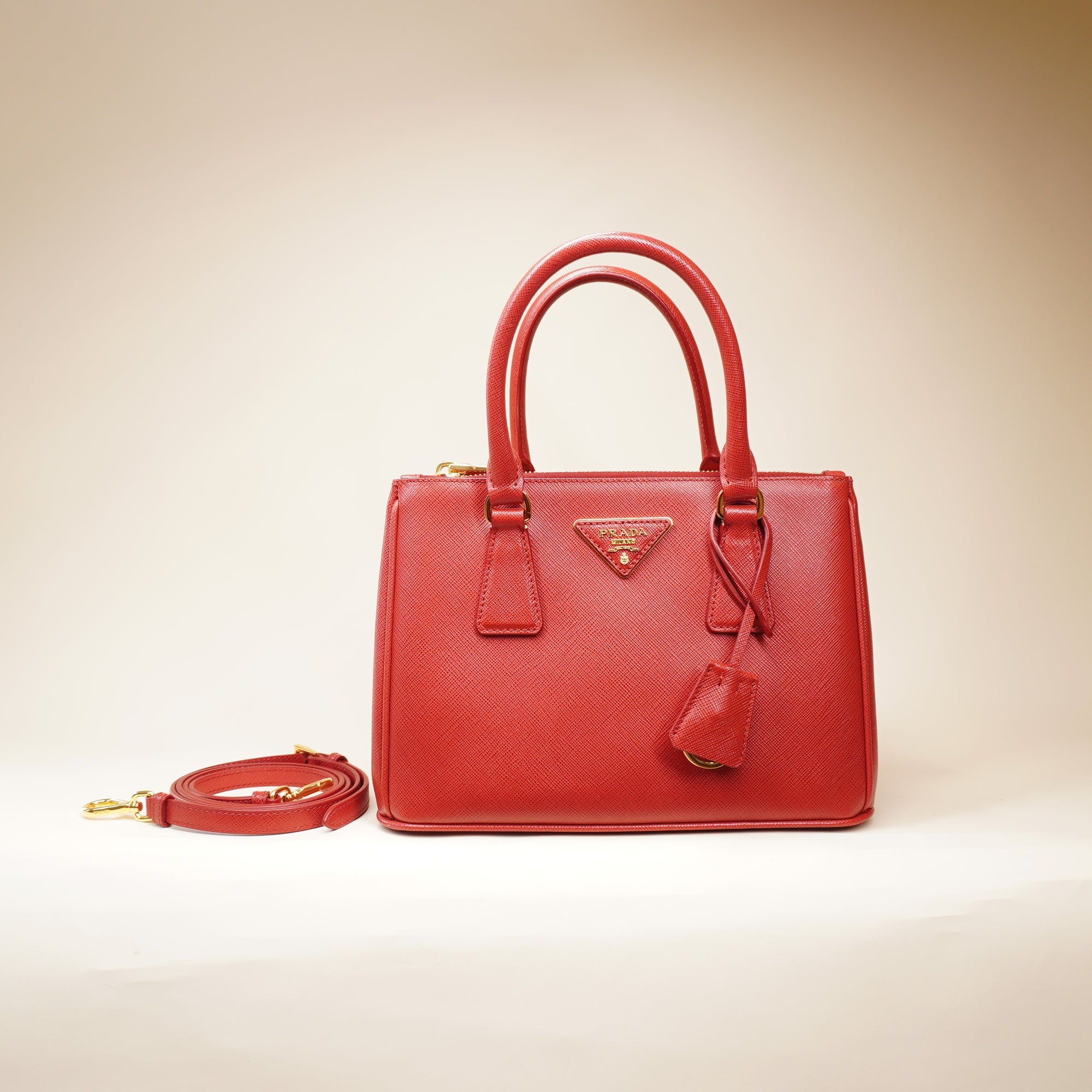 PRE-OWNED Red Galleria Saffiano Leather Shoulder Bag