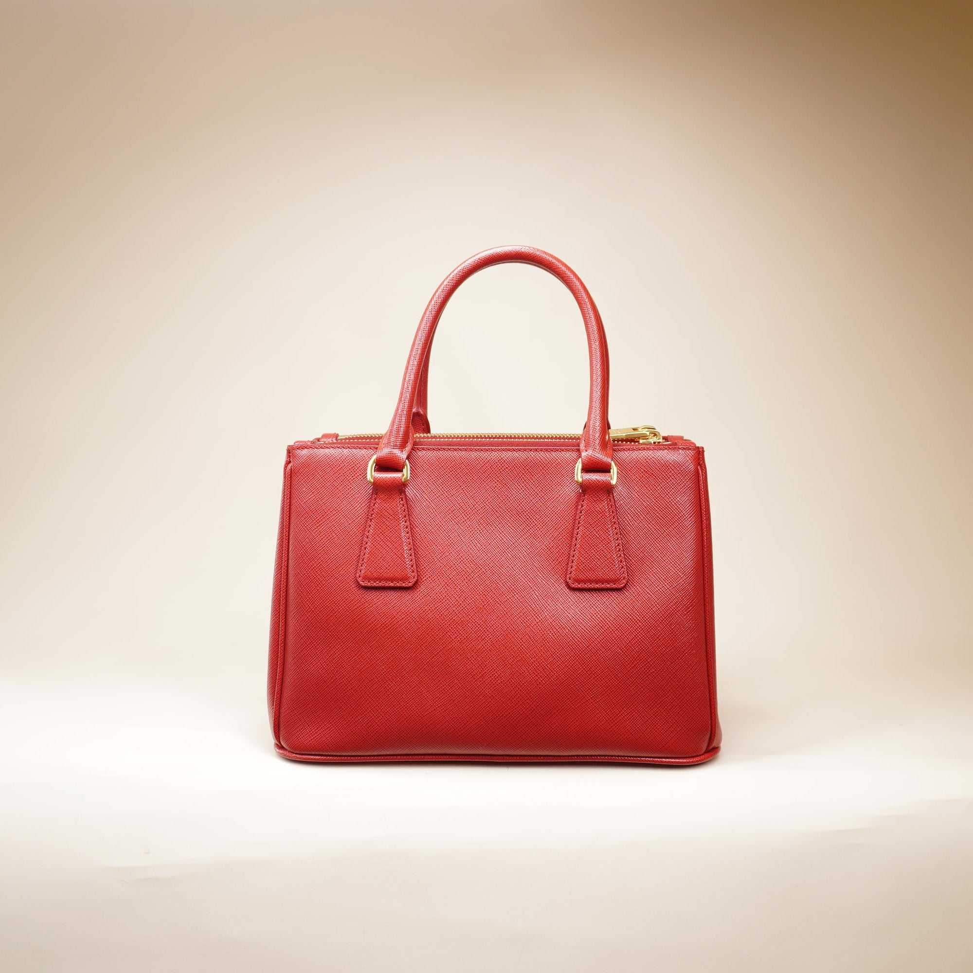 PRE-OWNED Red Galleria Saffiano Leather Shoulder Bag