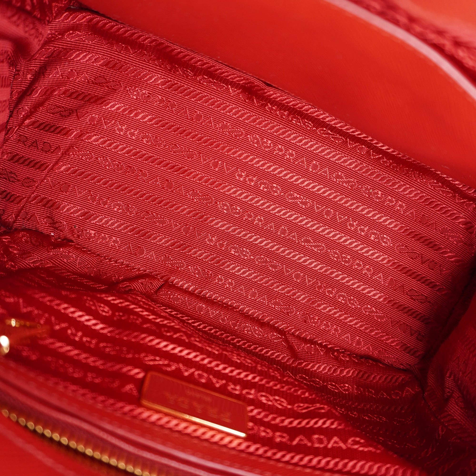 PRE-OWNED Red Galleria Saffiano Leather Shoulder Bag