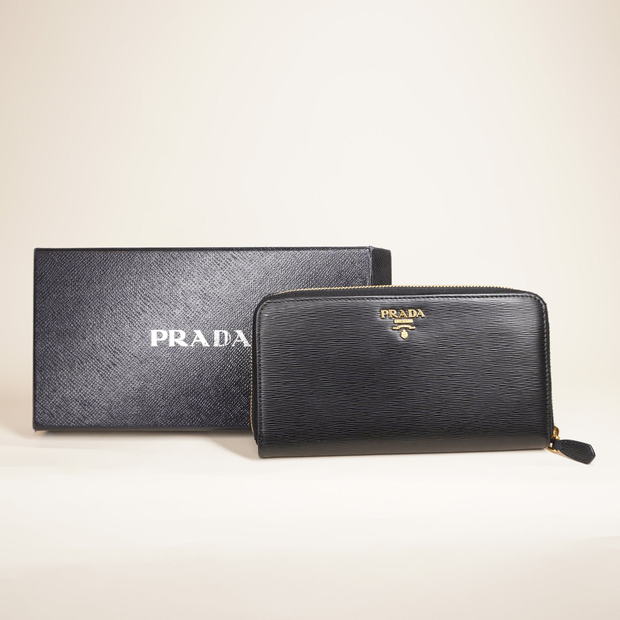 PRE-OWNED Black Vitello Move Zip Around Wallet