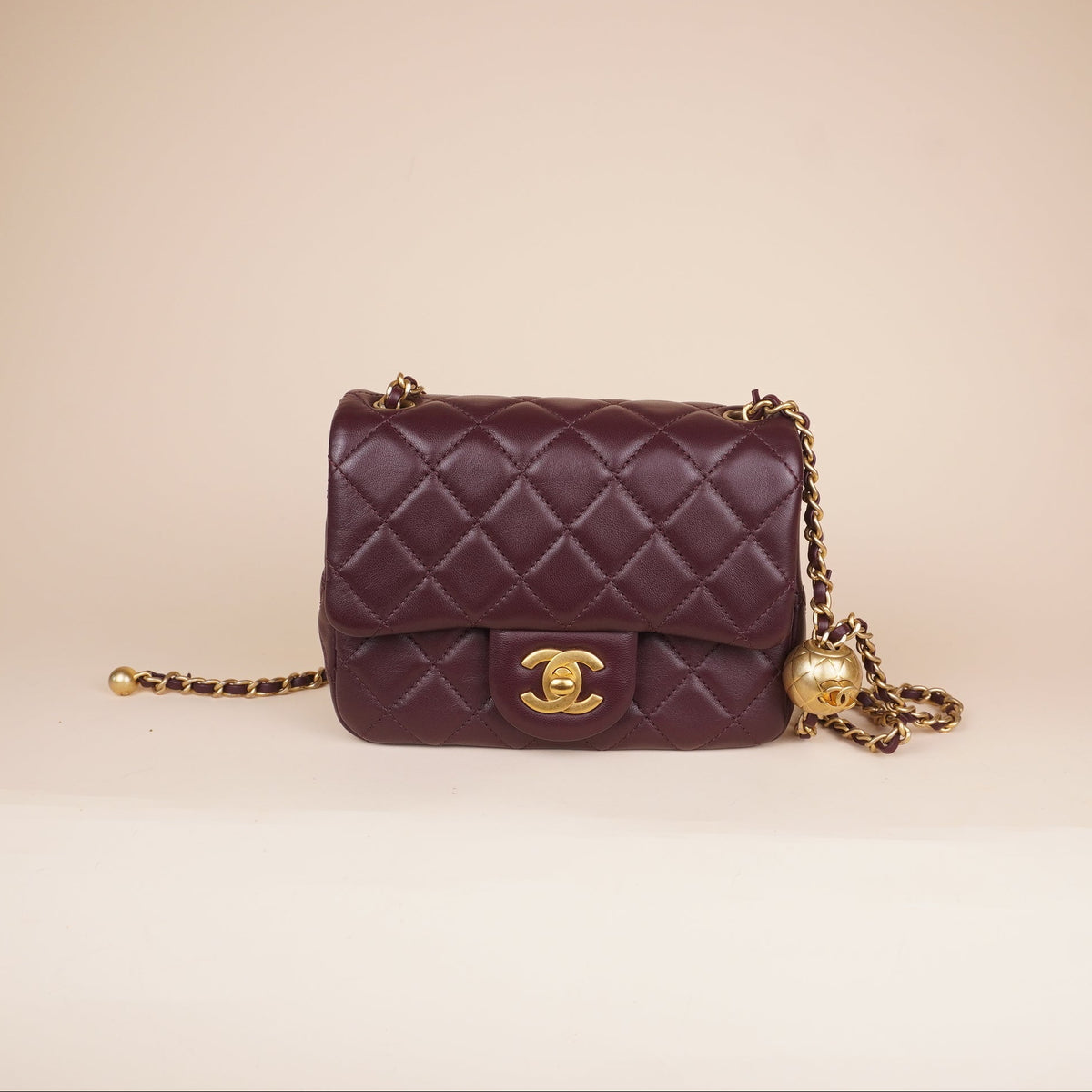 PRE-OWNED CC Lambskin Quilted Mini Pearl Crush Flap Burgundy