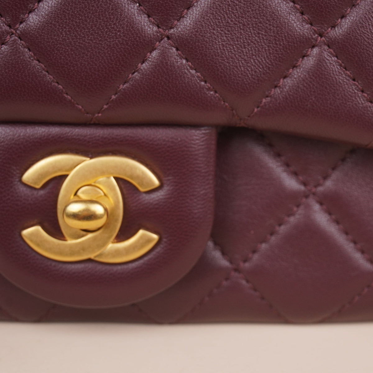 PRE-OWNED CC Lambskin Quilted Mini Pearl Crush Flap Burgundy