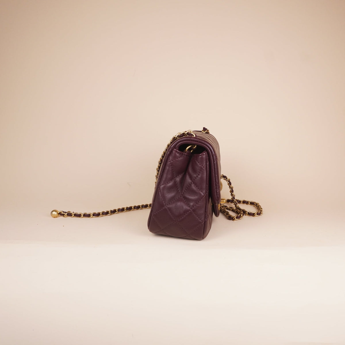 PRE-OWNED CC Lambskin Quilted Mini Pearl Crush Flap Burgundy