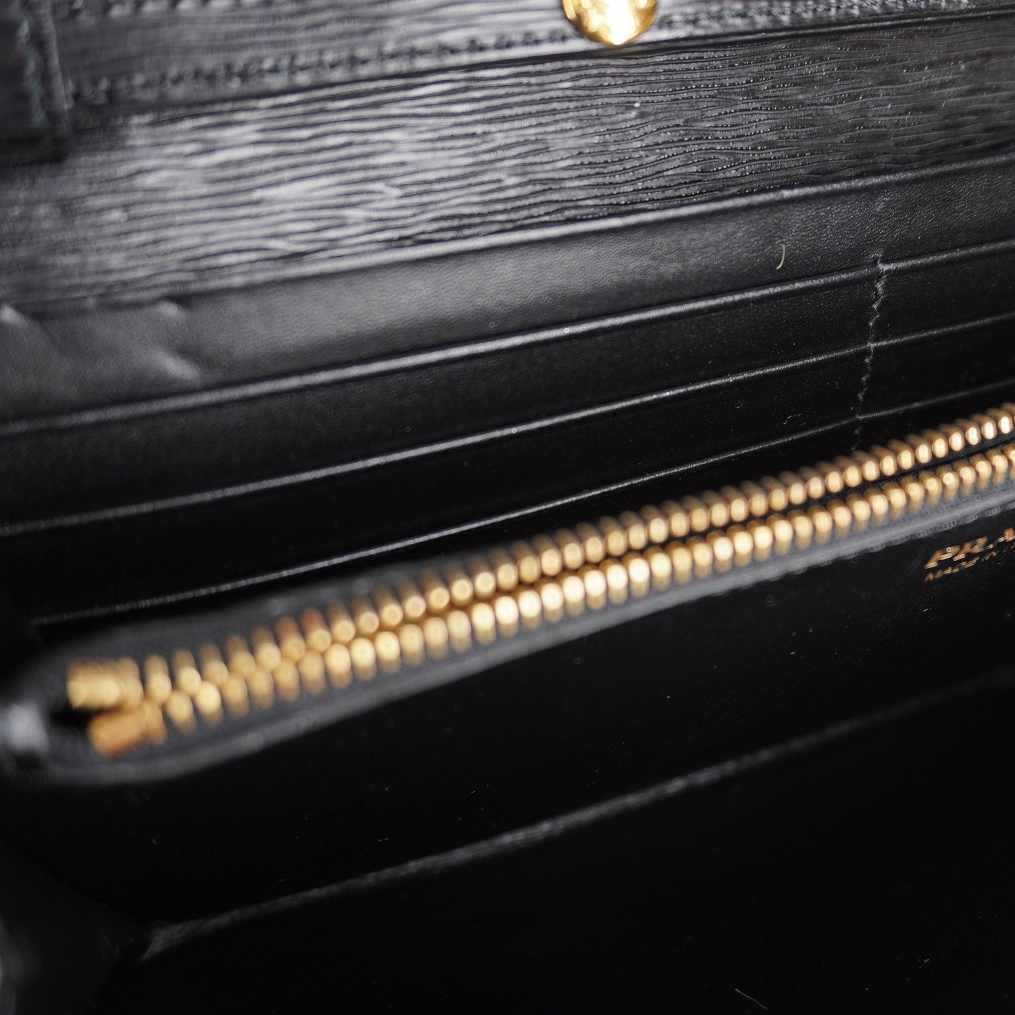 PRE-OWNED Black Wallet on Chain Vitello Move Crossbody Bag