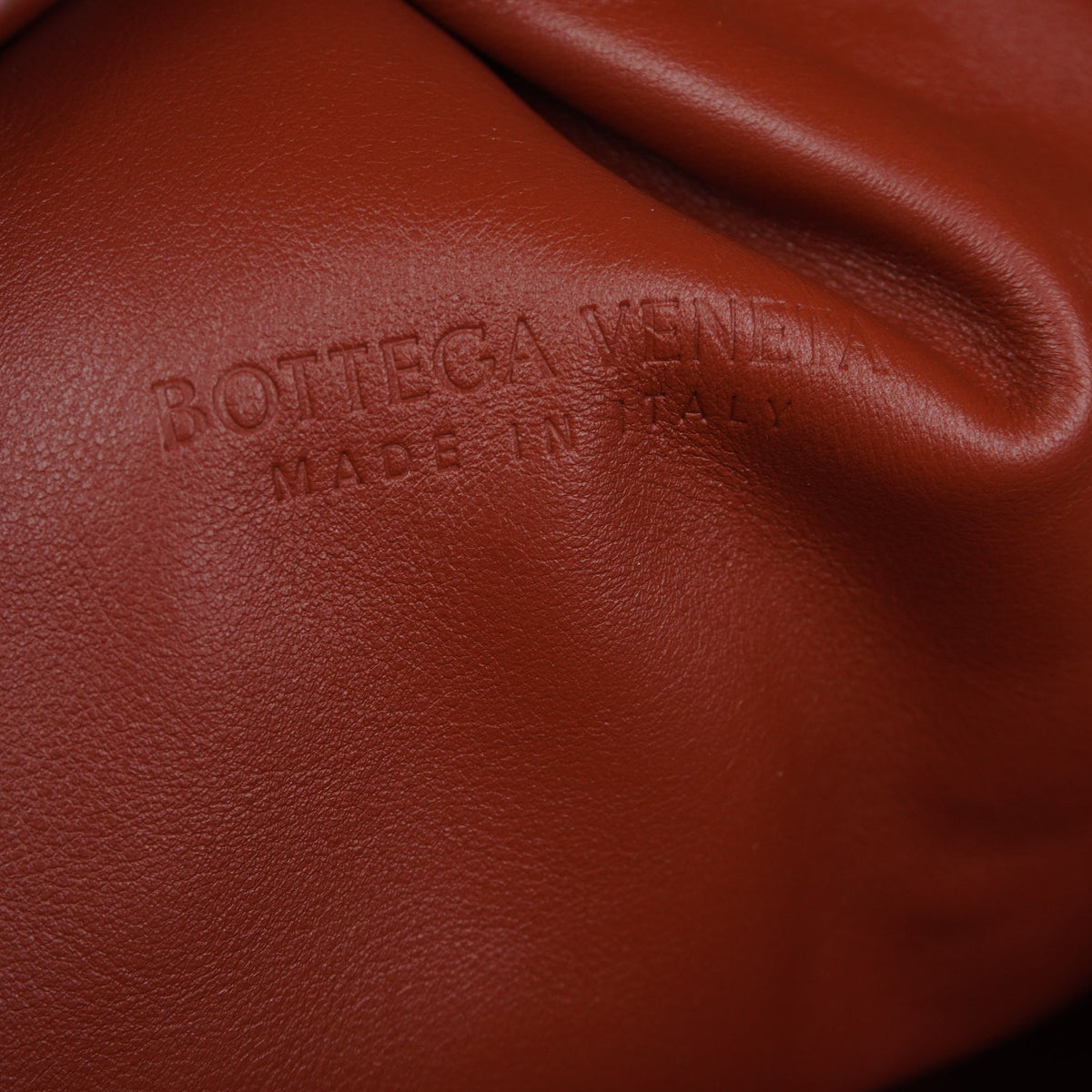 PRE-OWNED The Chain Pouch Calfskin Leather Shoulder Bagv