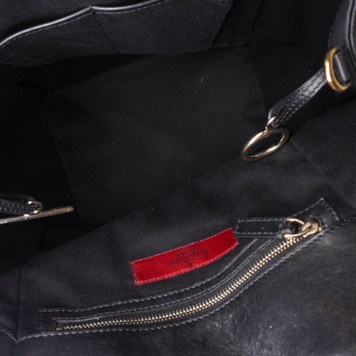 PRE-OWNED Black Leather Rockstud New Dome Bucket Tote Bag