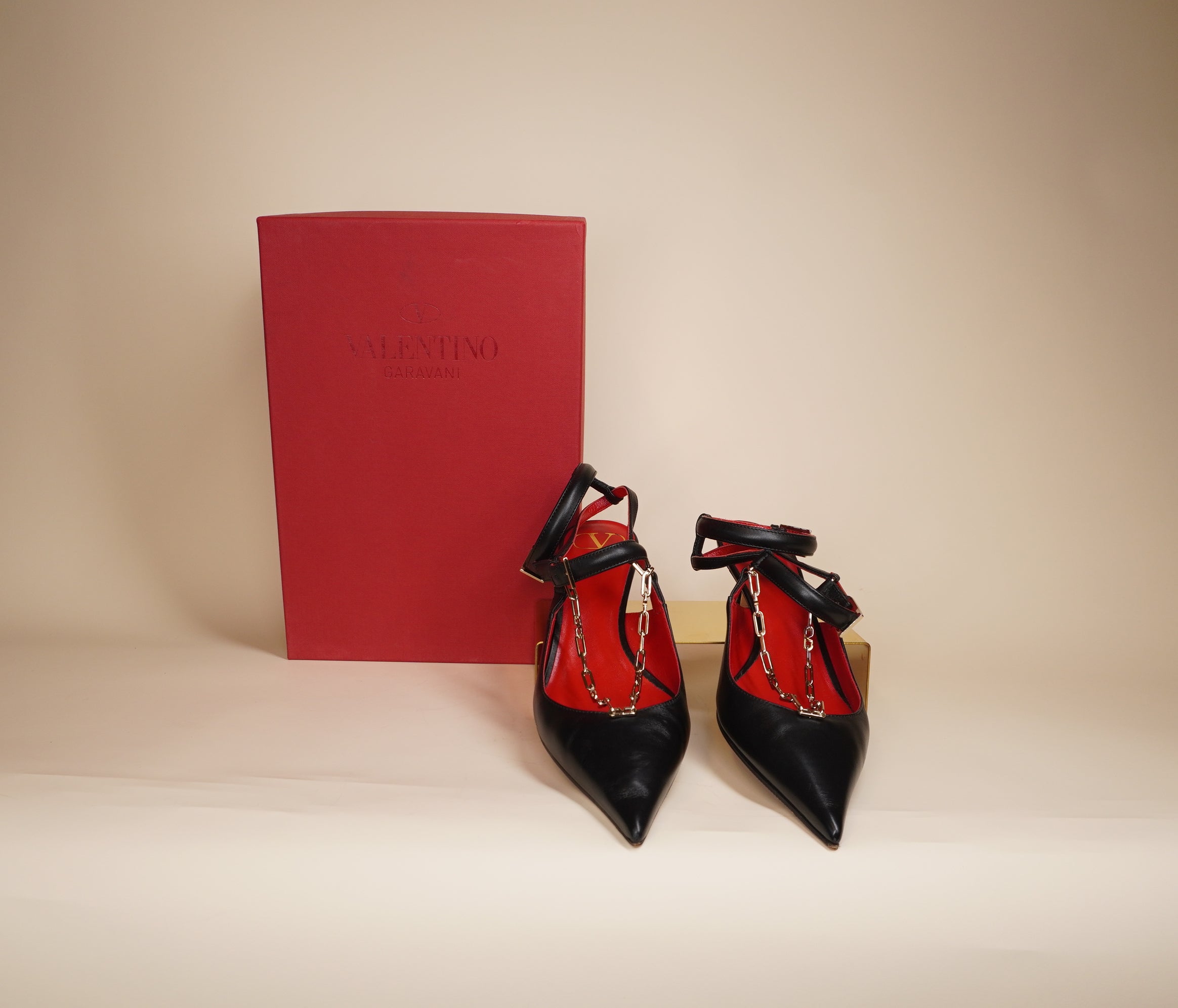 PRE-OWNED Black Chain Slingback Kitten Heels