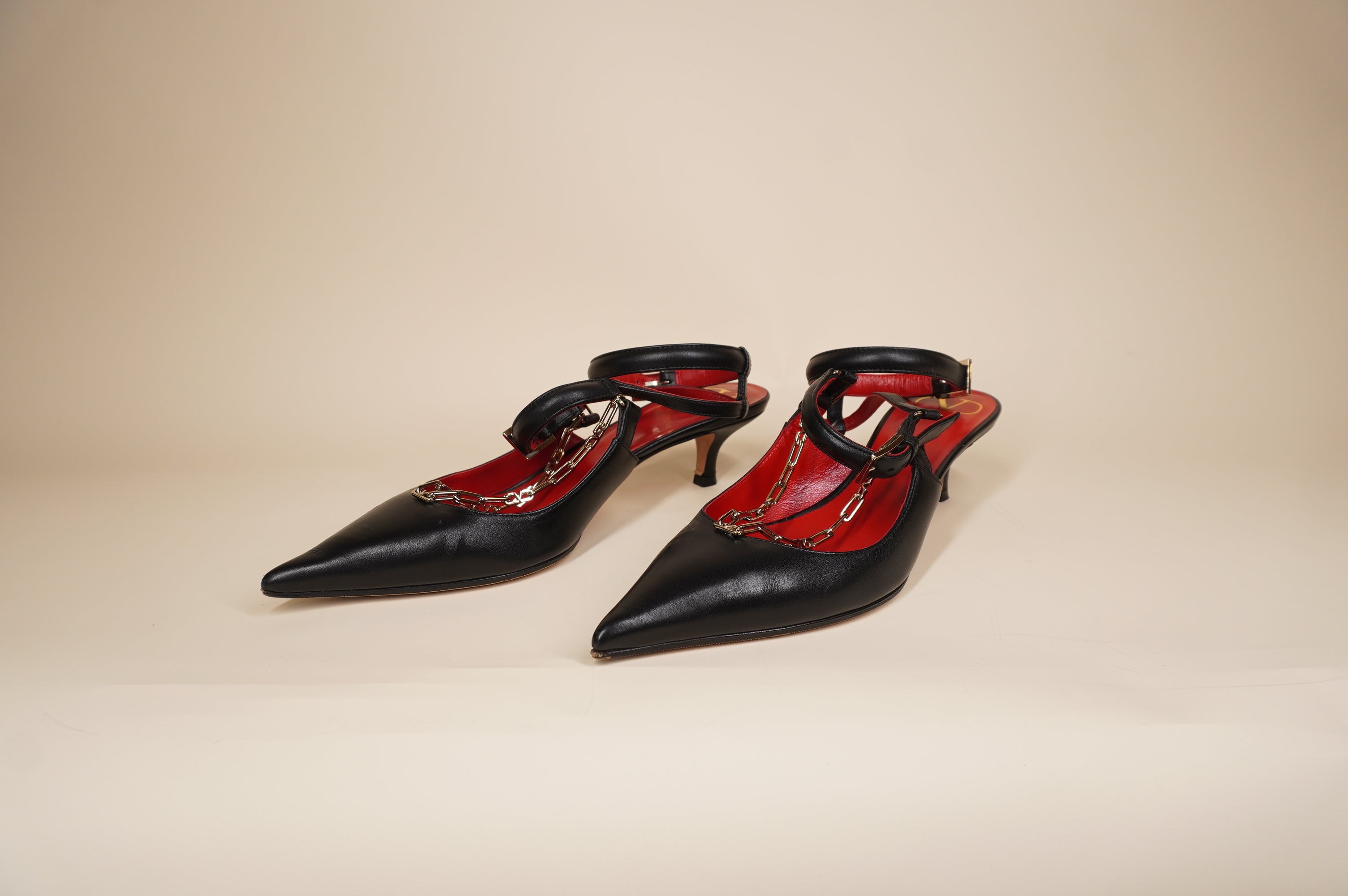 PRE-OWNED Black Chain Slingback Kitten Heels