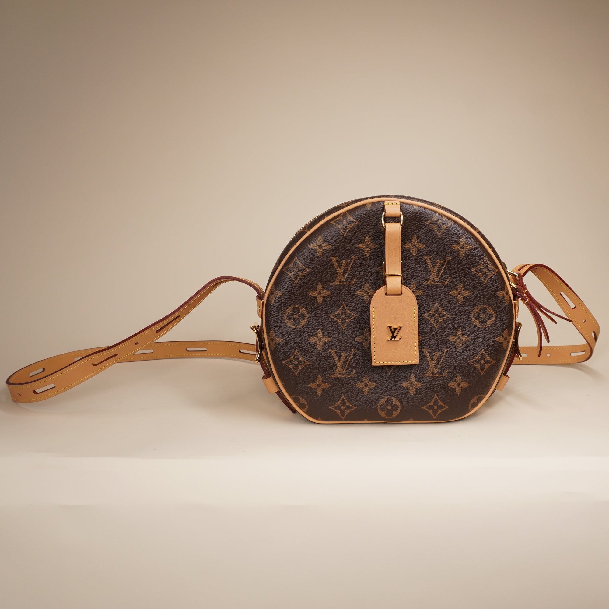 PRE-OWNED LV Boite Chapeau Souple Bag Monogram Canvas MM Shoulder Bag