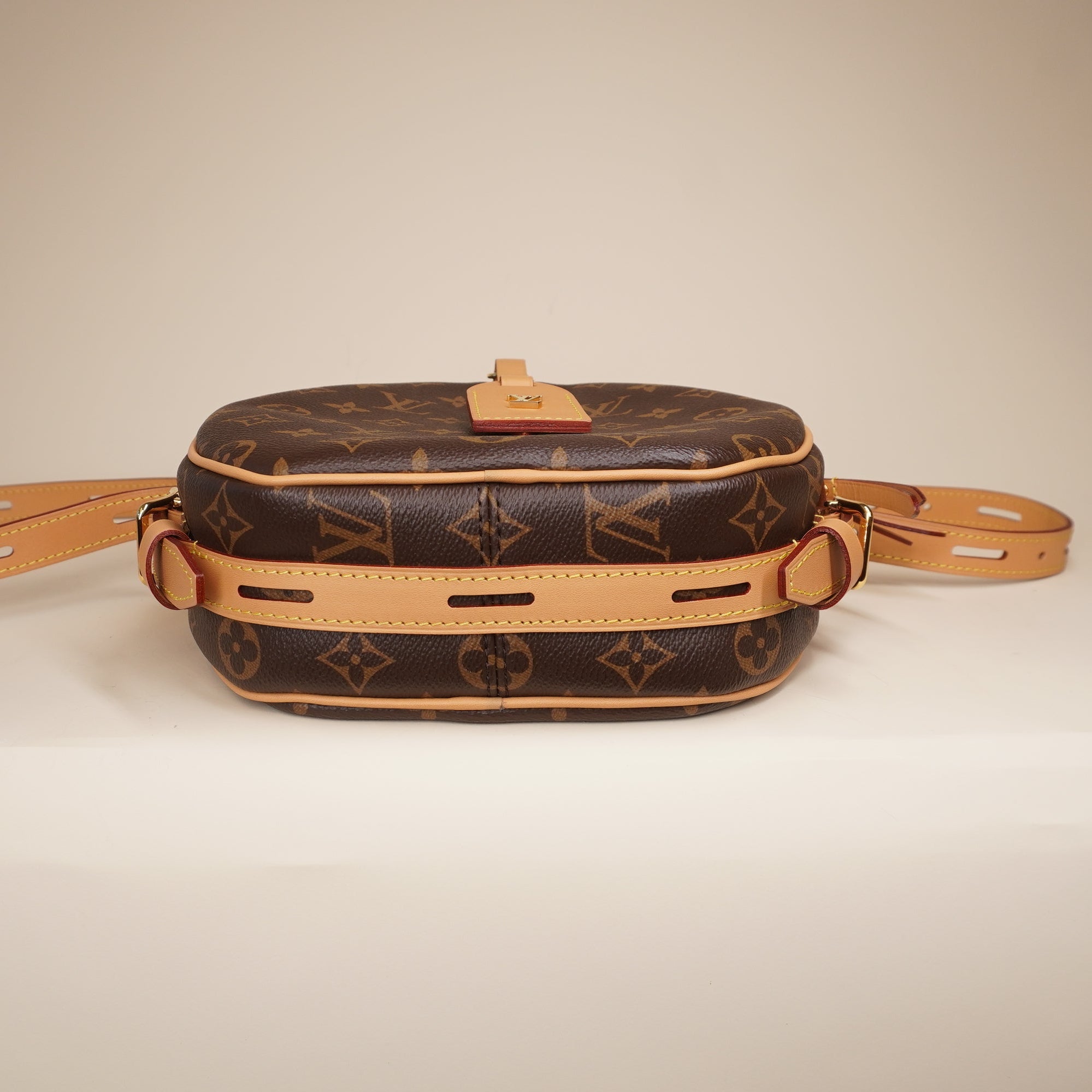 PRE-OWNED LV Boite Chapeau Souple Bag Monogram Canvas MM Shoulder Bag