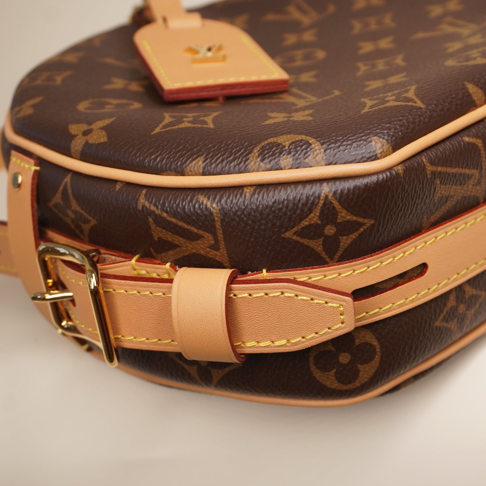 PRE-OWNED LV Boite Chapeau Souple Bag Monogram Canvas MM Shoulder Bag
