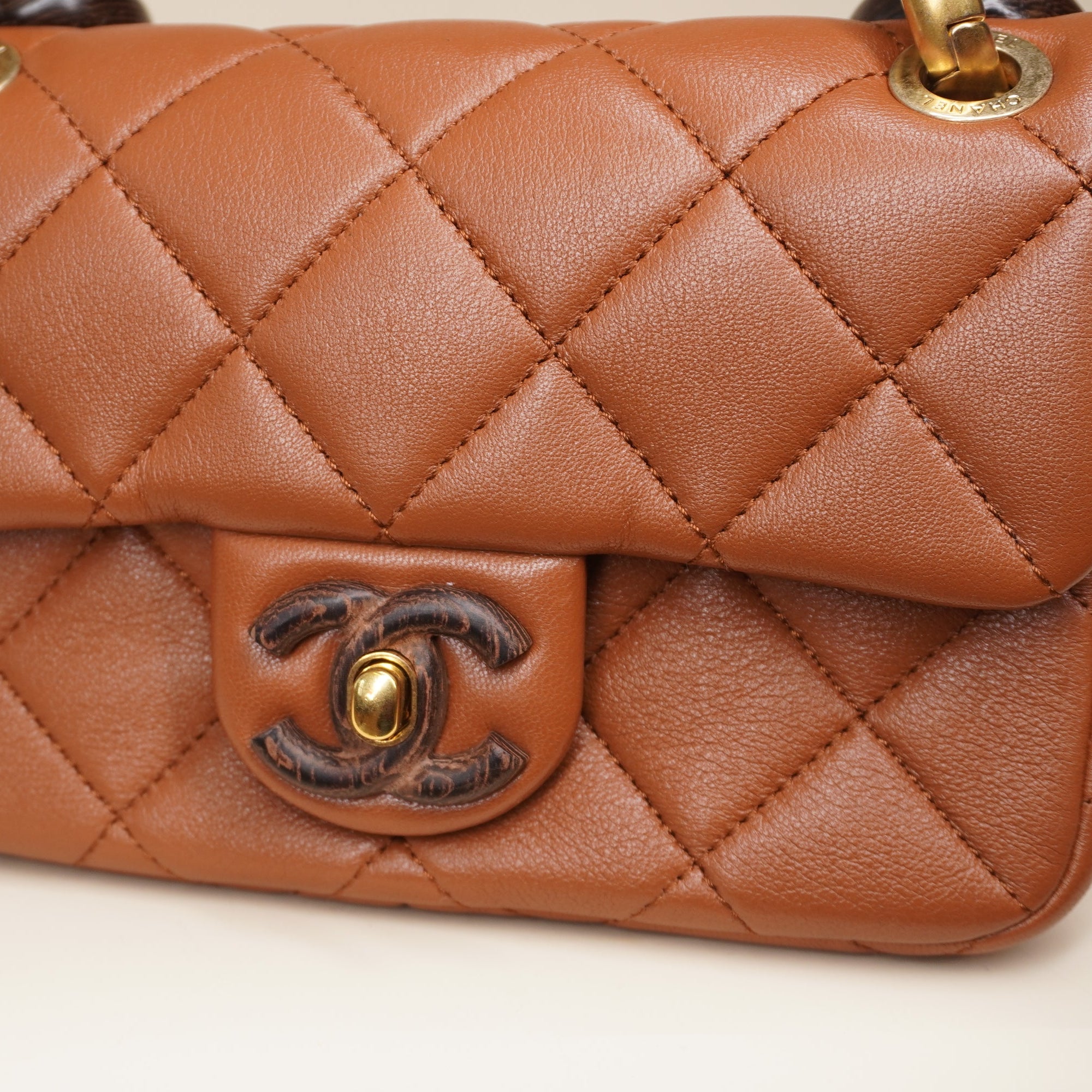 PRE-OWNED CC Lambskin Wenge Quilted Mini Fashion Wood Square Flap Light Brown 