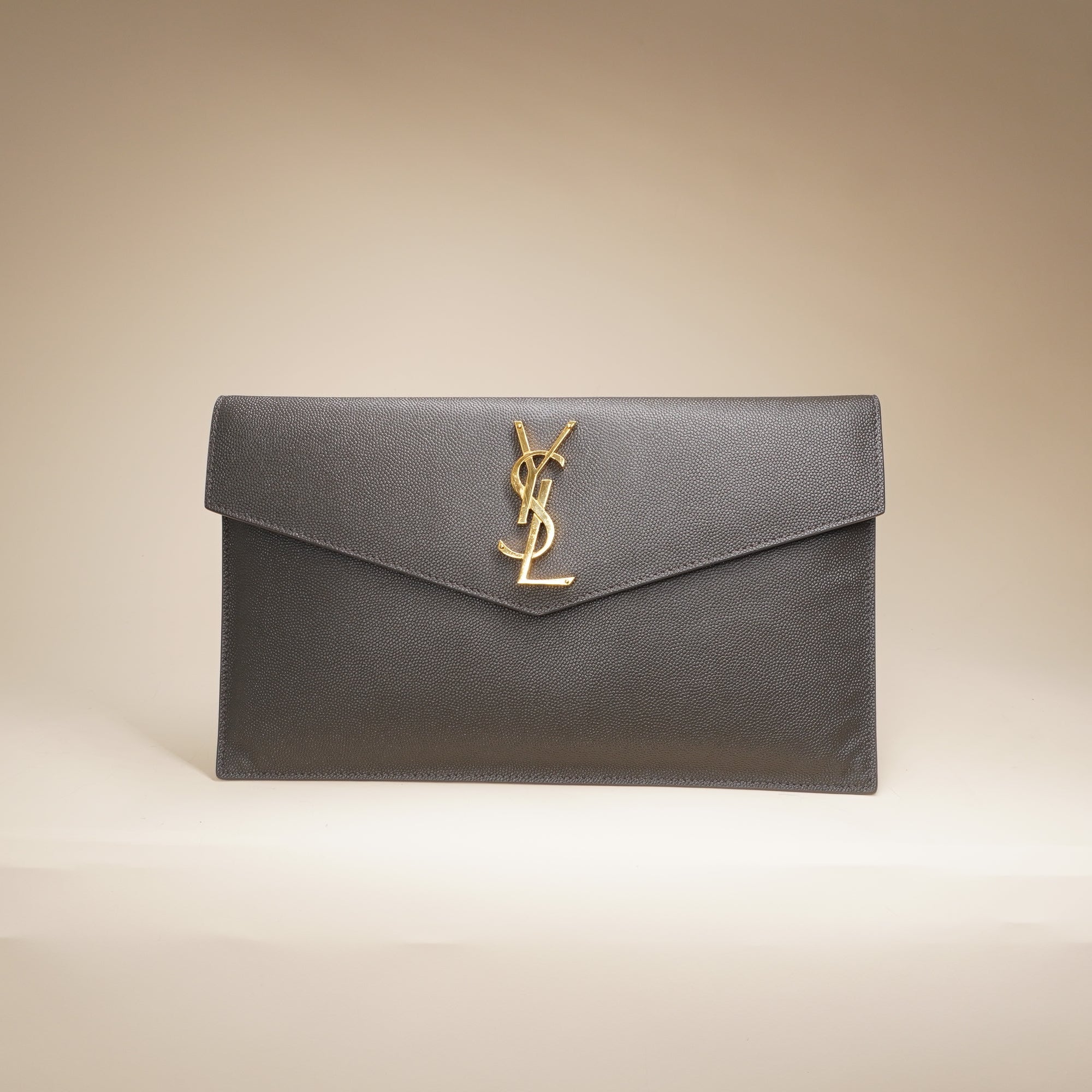 PRE-OWNED Grey Uptown Pouch in Grain de Poudre