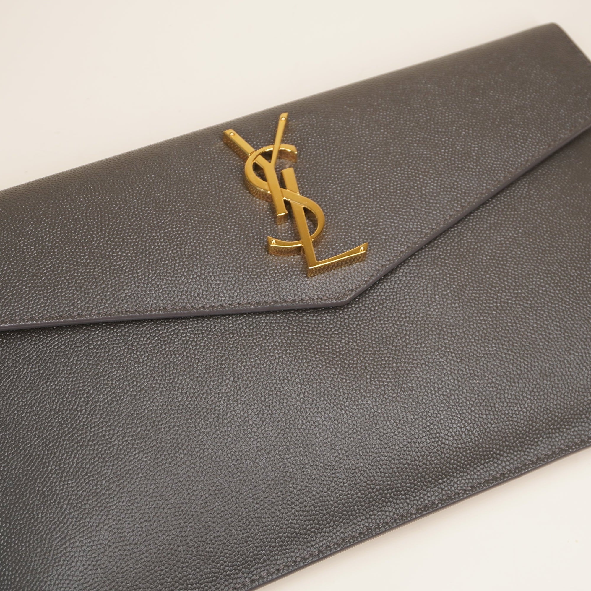 PRE-OWNED Grey Uptown Pouch in Grain de Poudre