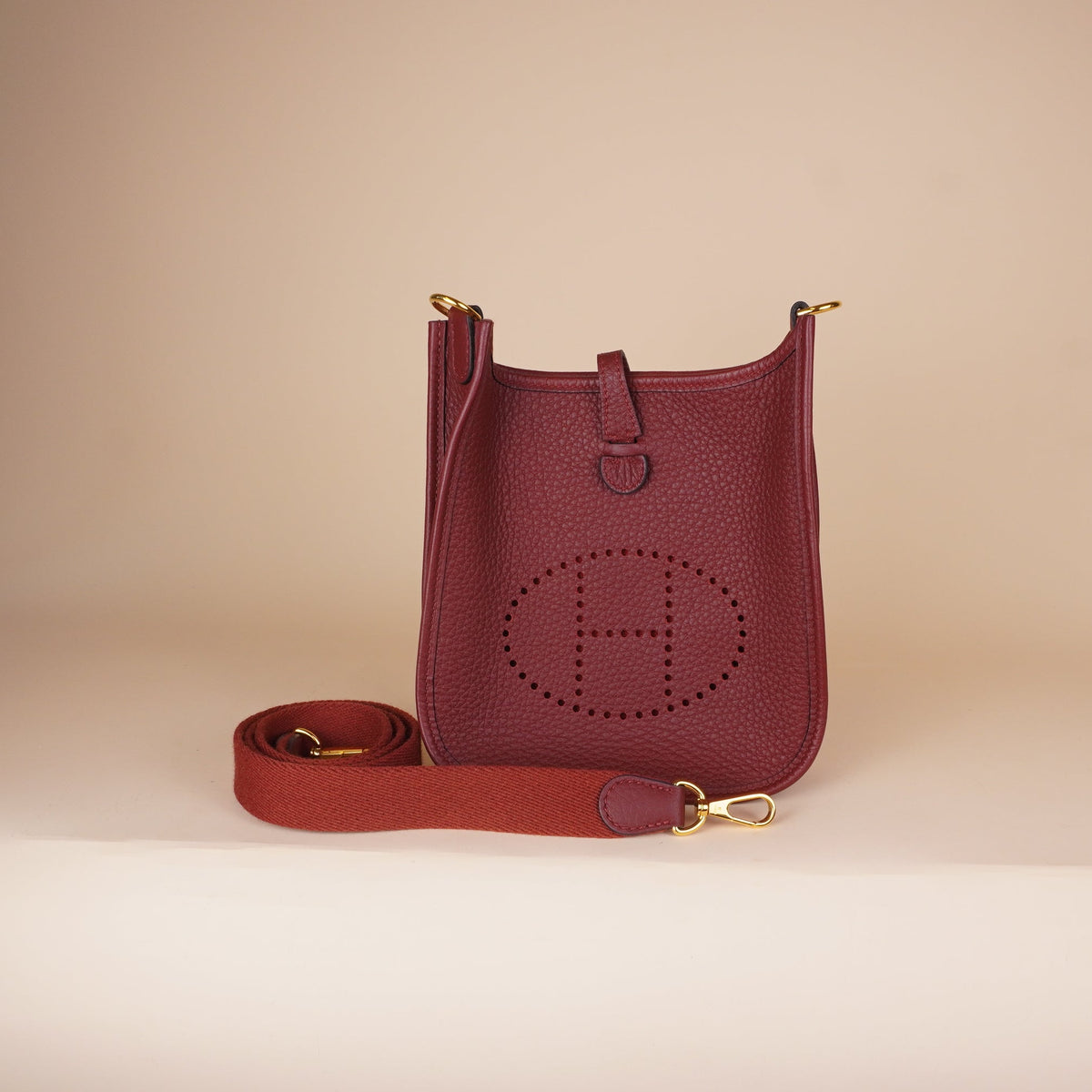 PRE-OWNED Taurillon Clemence Evelyne TPM Rouge Grenat