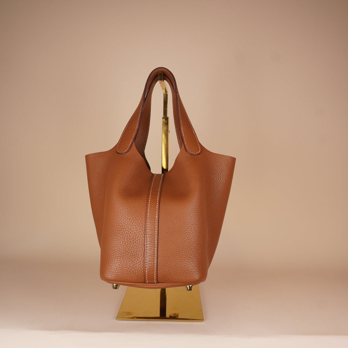 PRE-OWNED Taurillon Clemence Picotin Lock 18 PM Gold