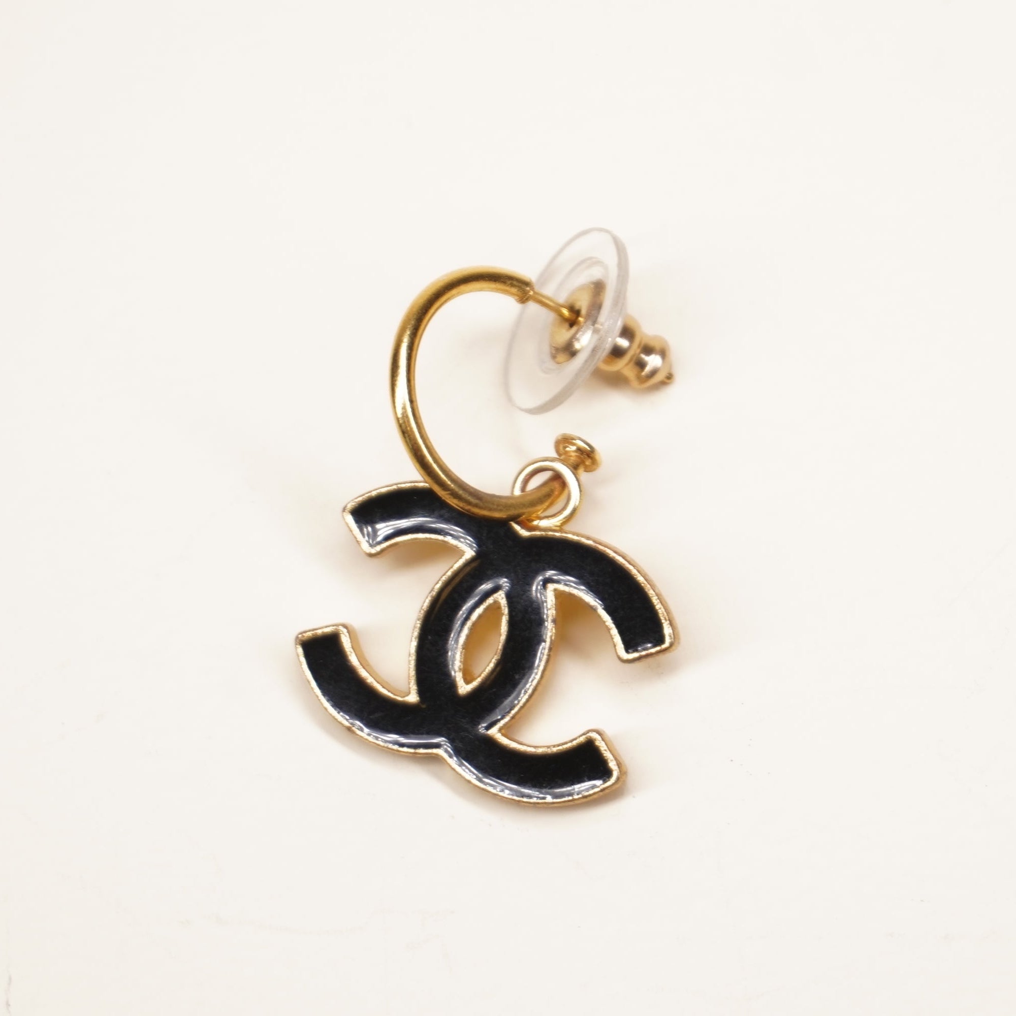 PRE-OWNED CC Coco Mark Pumps Motif Earrings Black and Gold
