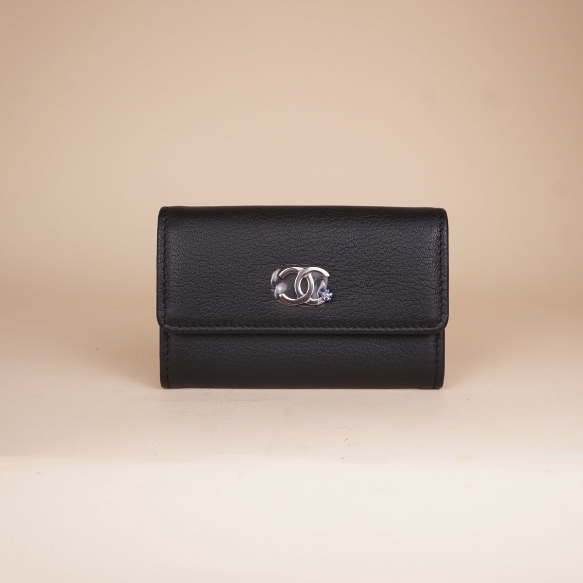 CHANEL - Grained Goatskin Leather Enamel and Gold-Colored Metal Black Card Holder