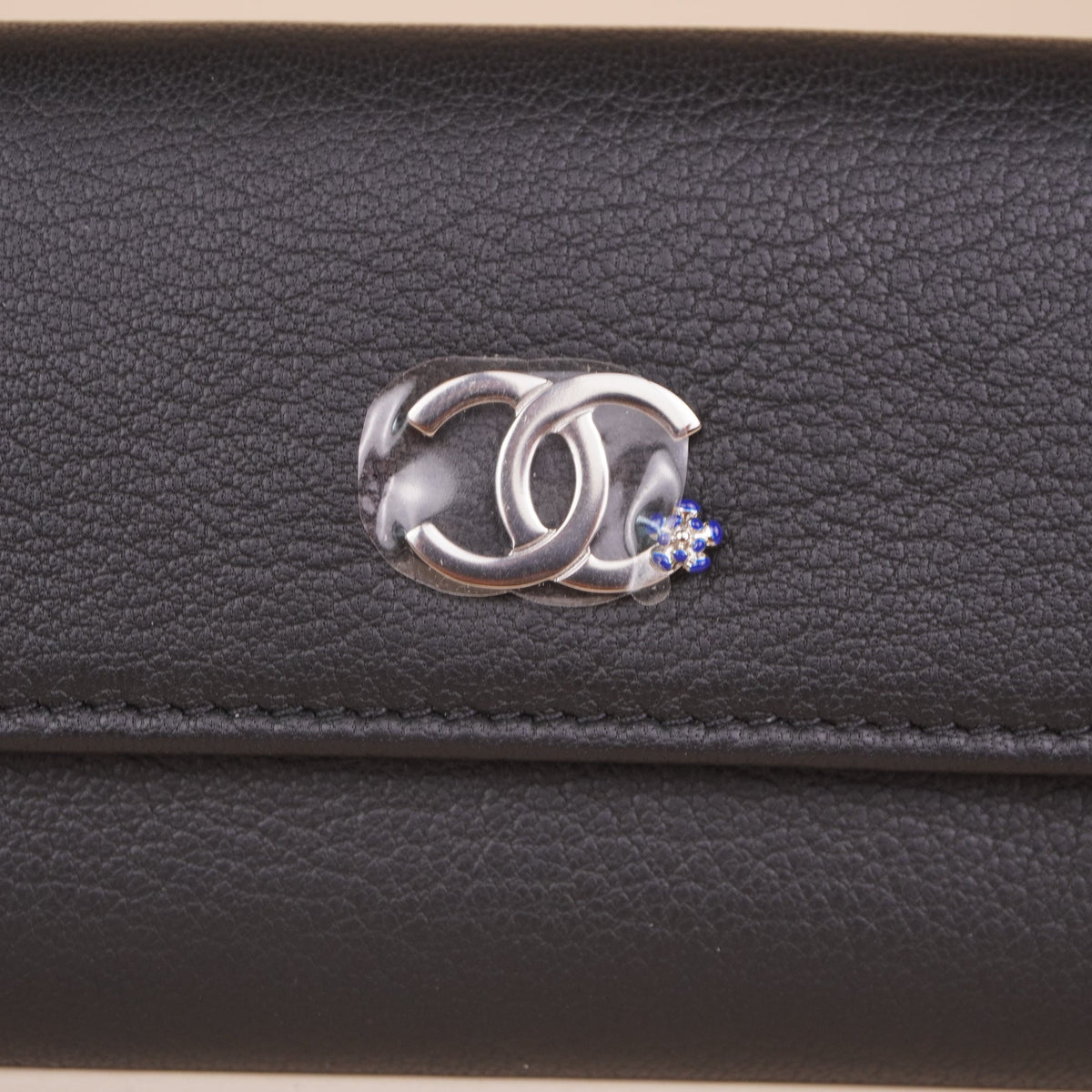 CHANEL - Grained Goatskin Leather Enamel and Gold-Colored Metal Black Card Holder