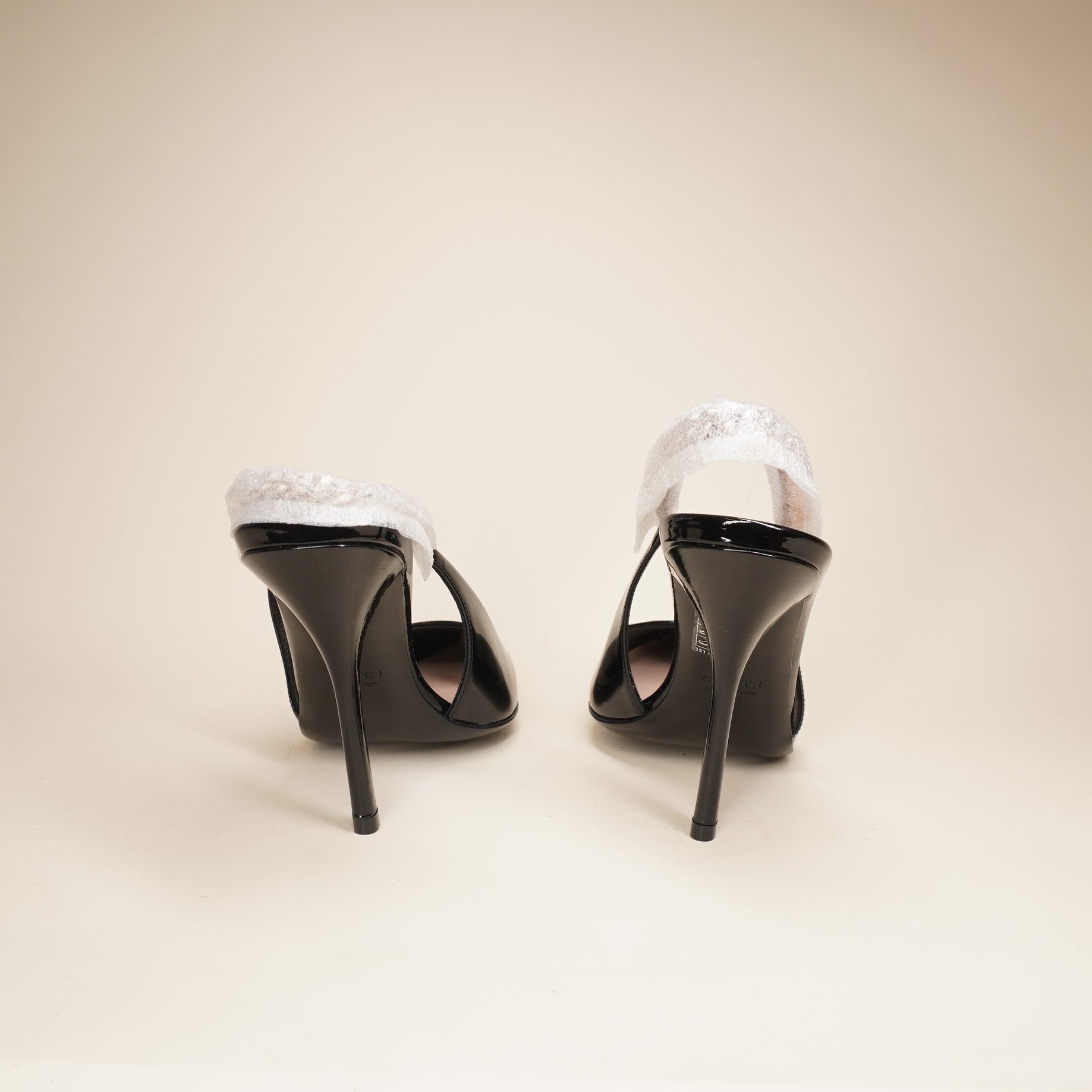 PRE-OWNED GG Signoria Slingback Pump Black Charol 7.5