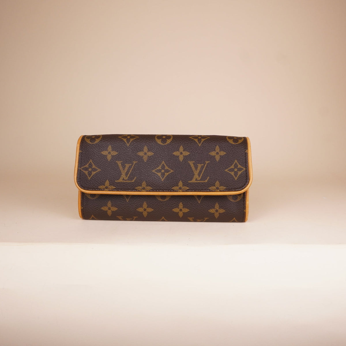 PRE-OWNED LV Monogram Pochette Twin PM