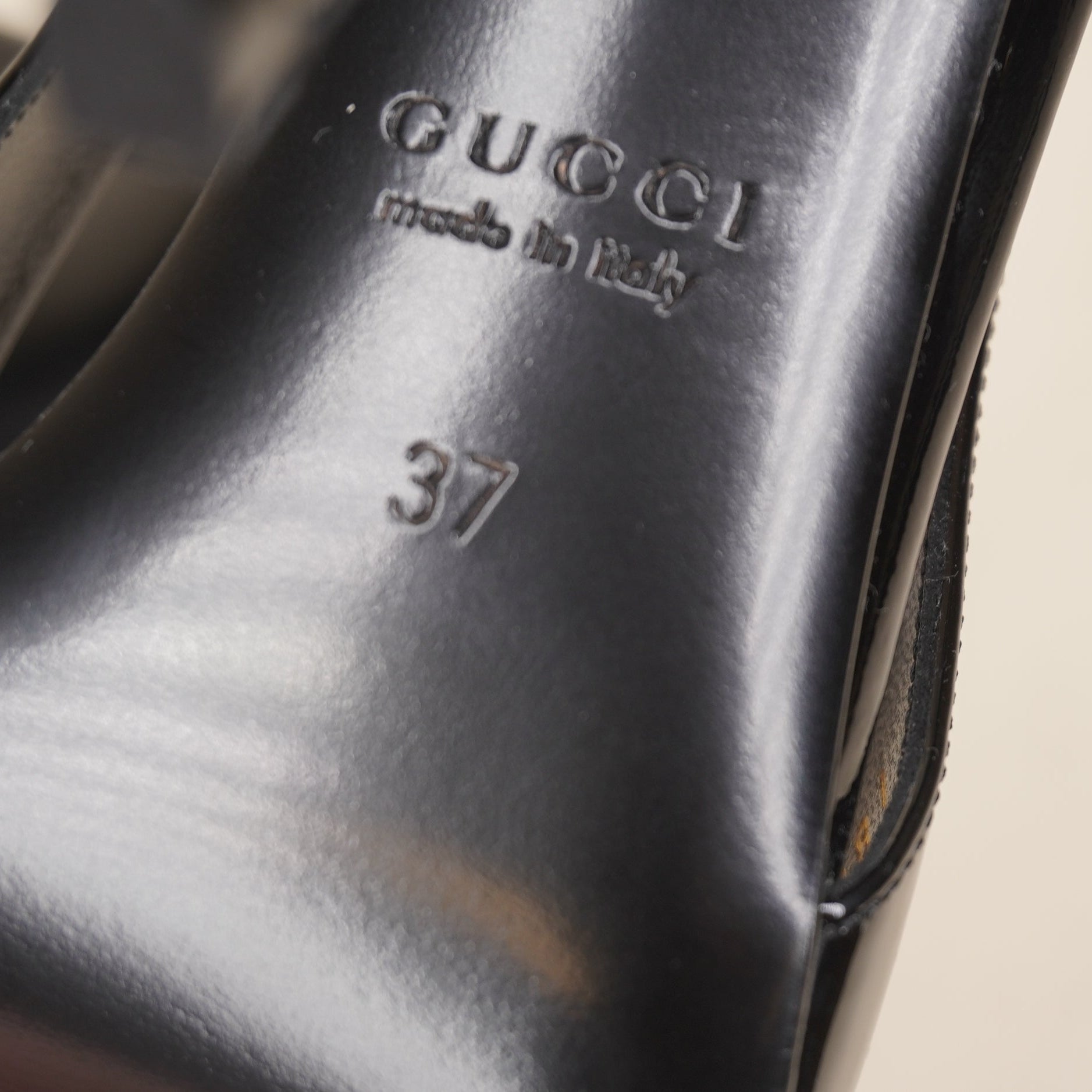 PRE-OWNED GG Signoria Slingback Pump Black Charol 7
