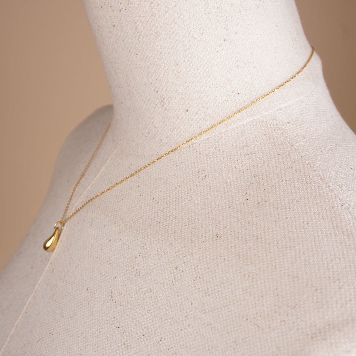 PRE-OWNED Elsa Peretti 18K Yellow Gold Teardrop Pendant Necklace