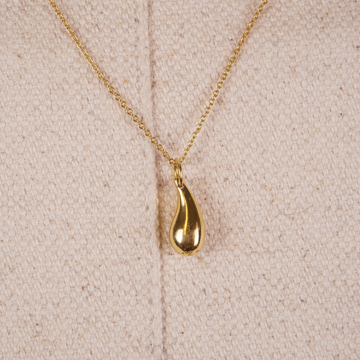 PRE-OWNED Elsa Peretti 18K Yellow Gold Teardrop Pendant Necklace