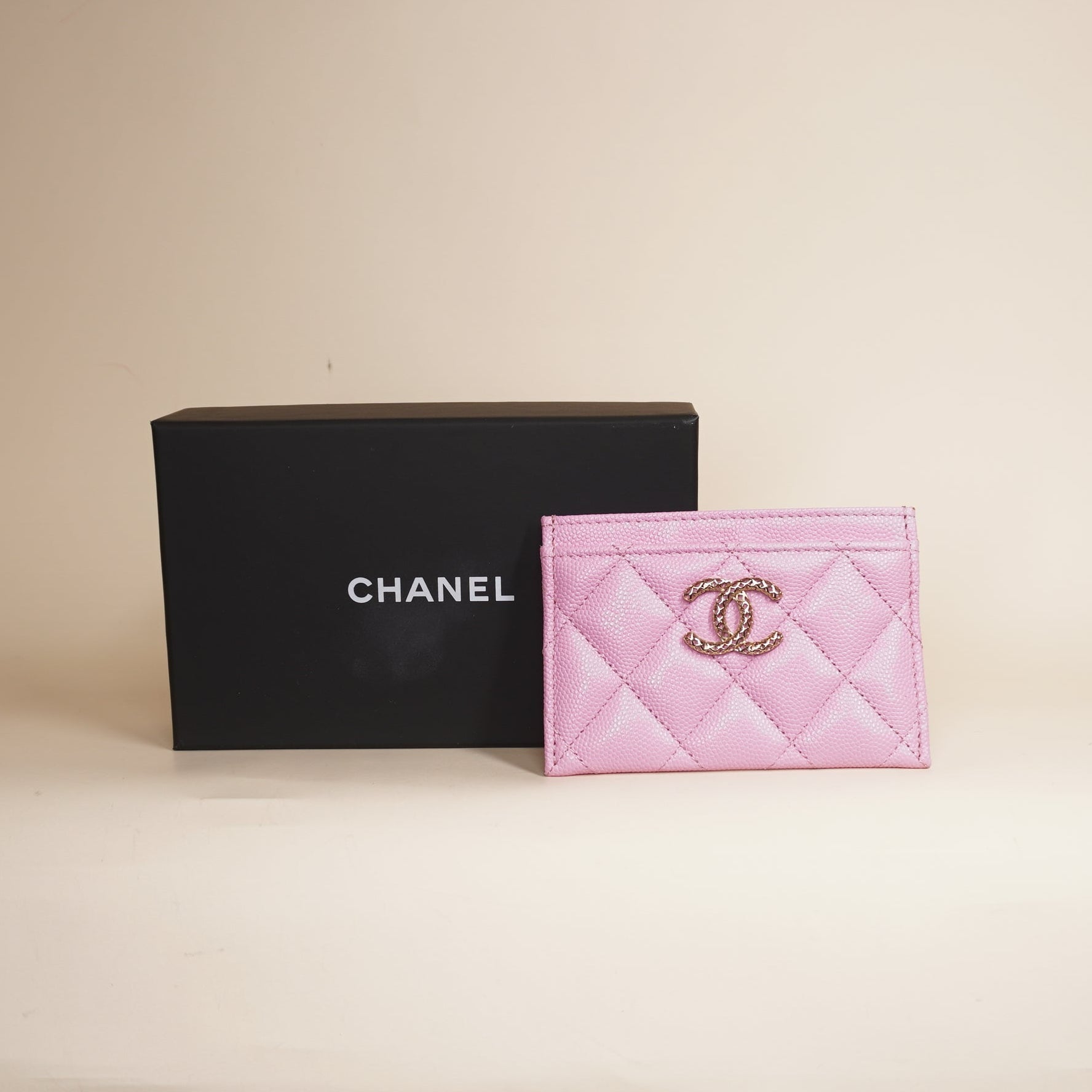 PRE-OWNED CC Matelasse Card Case Pink Calfskin