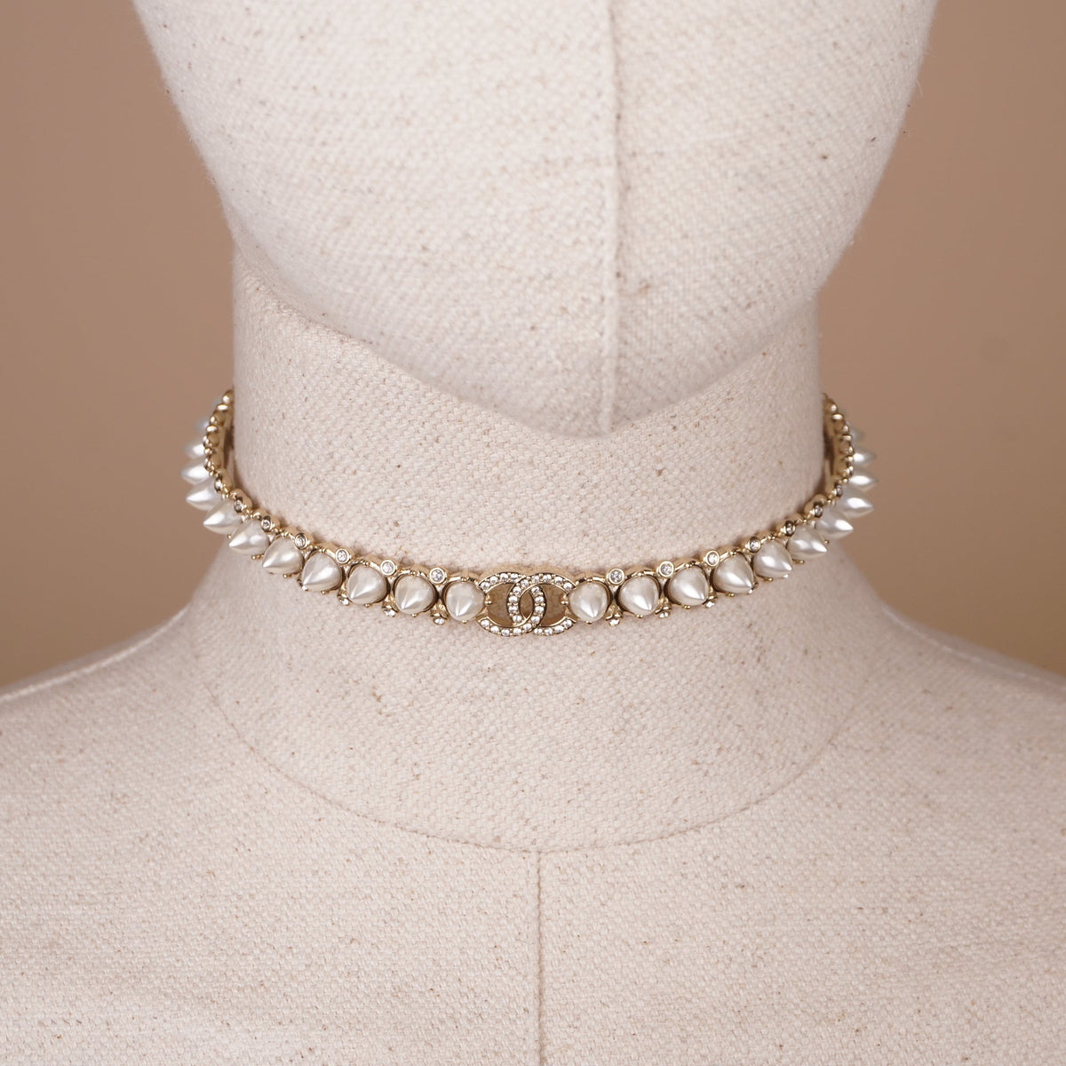 PRE-OWNED CC Strass Crystal Studded Pearl CC Choker Necklace Gold Pearly White