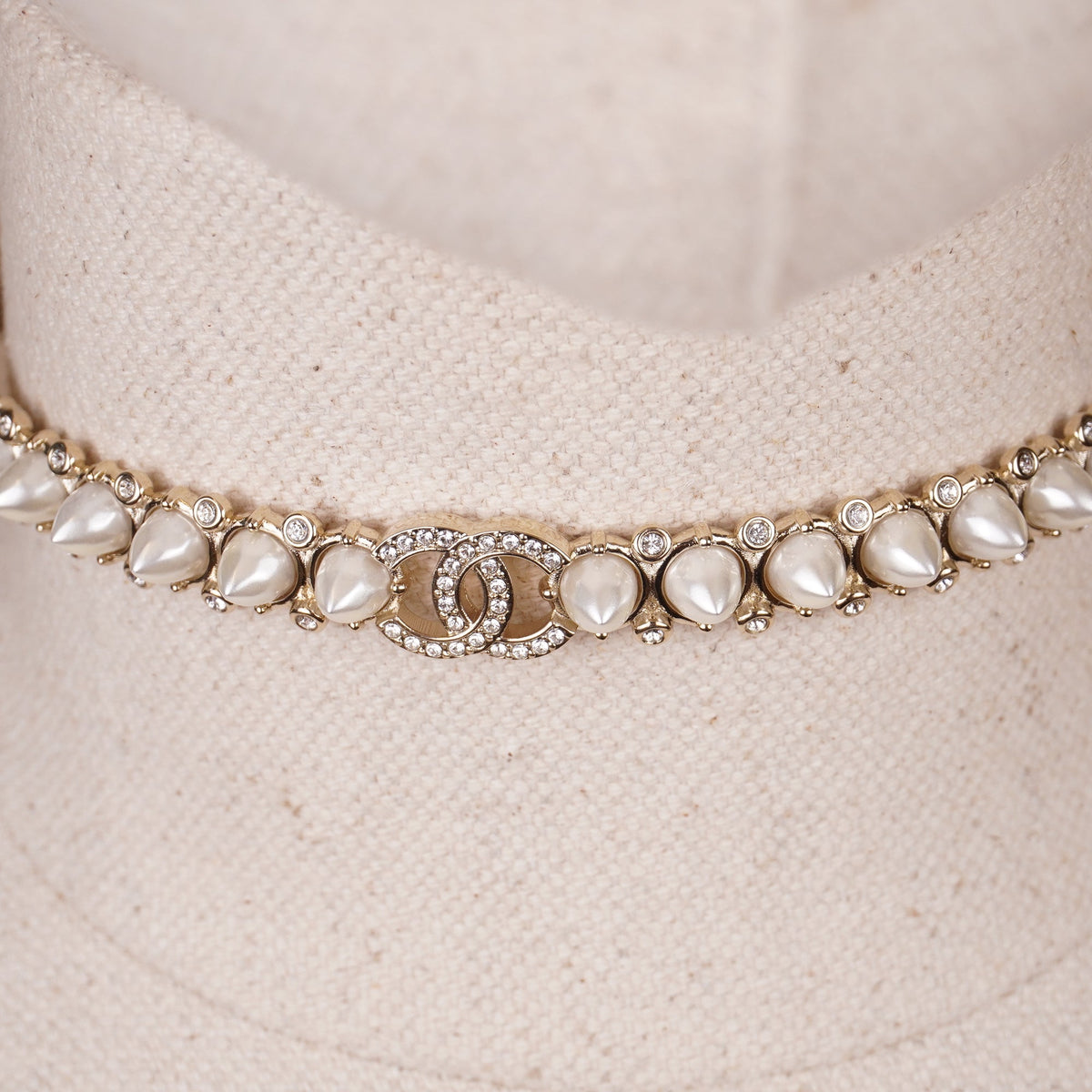 PRE-OWNED CC Strass Crystal Studded Pearl CC Choker Necklace Gold Pearly White