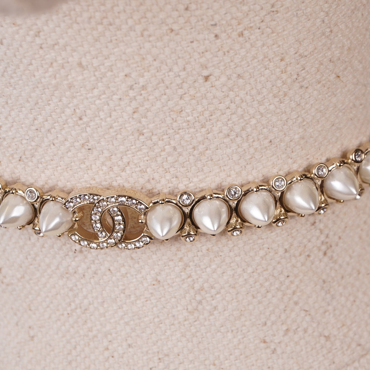 PRE-OWNED CC Strass Crystal Studded Pearl CC Choker Necklace Gold Pearly White