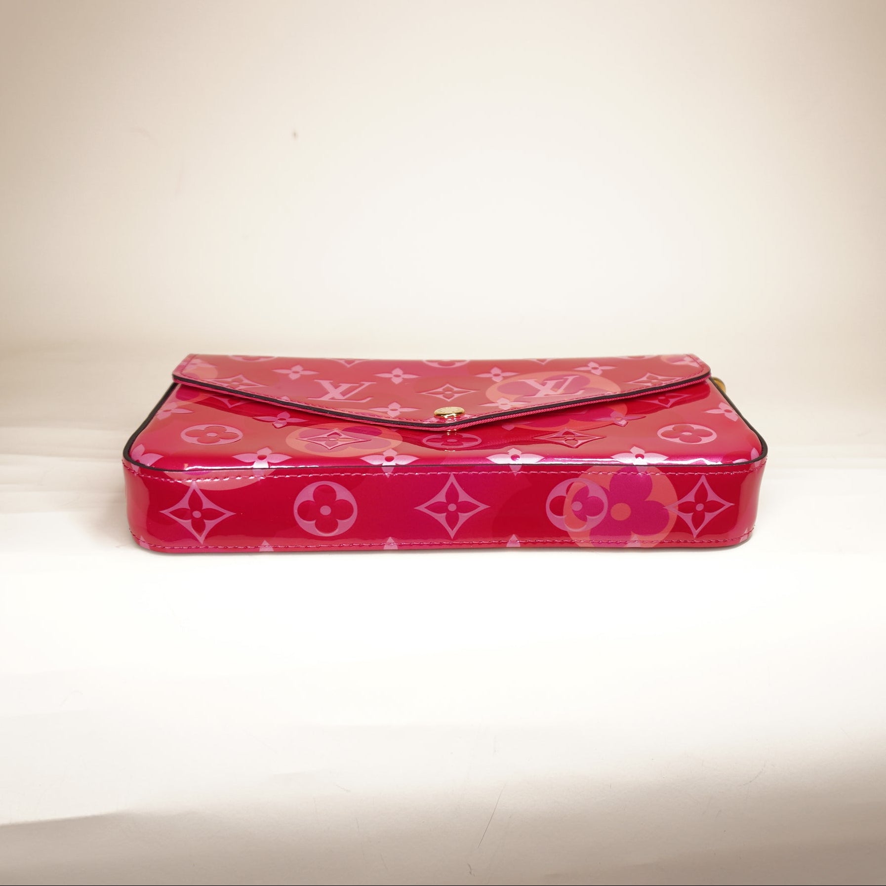 PRE-OWNED LV Vernis Valentine Pochette Felicie Chain Wallet Fuchsia