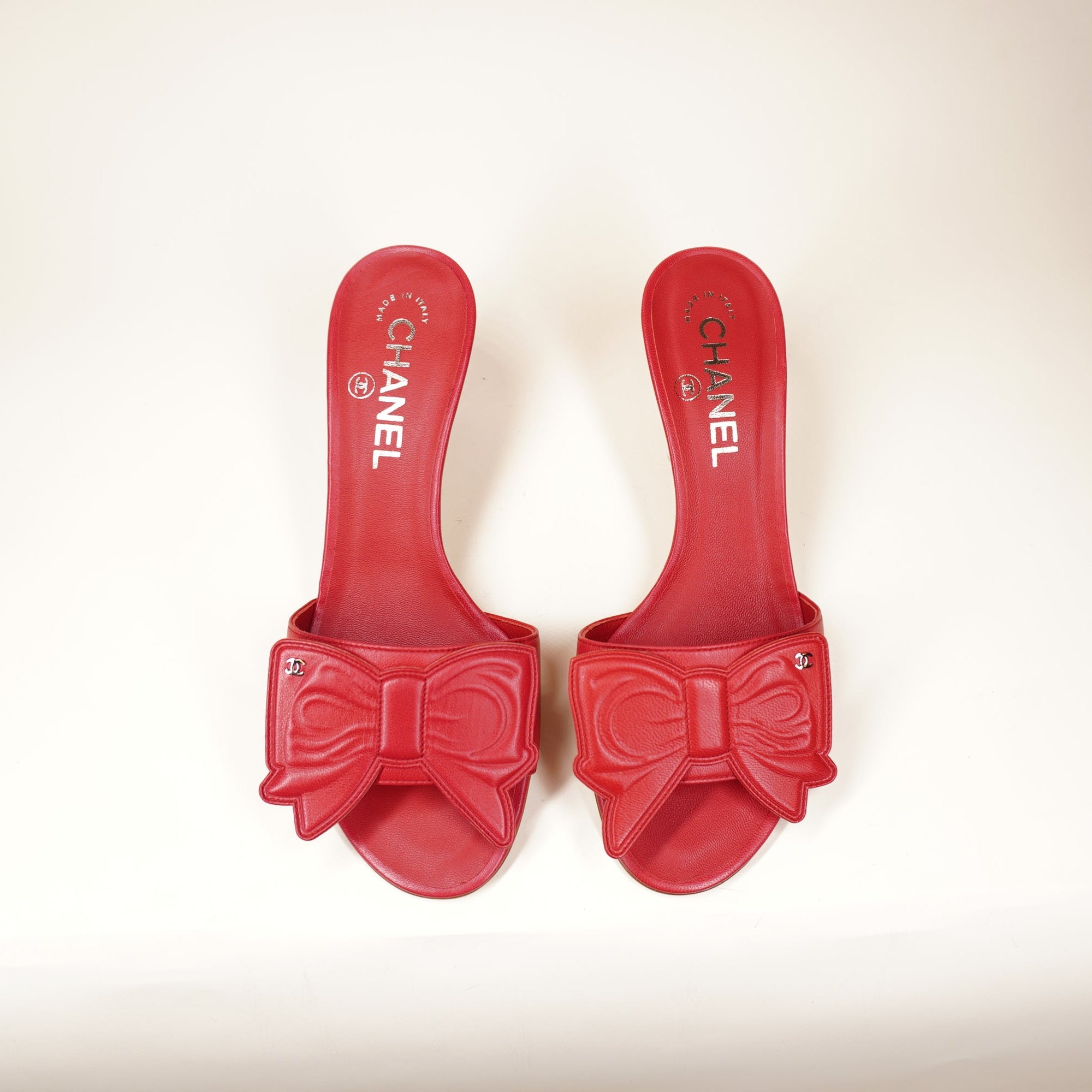 PRE-OWNED CC Pink Leather Open Toe Bow Heeled Sandals 