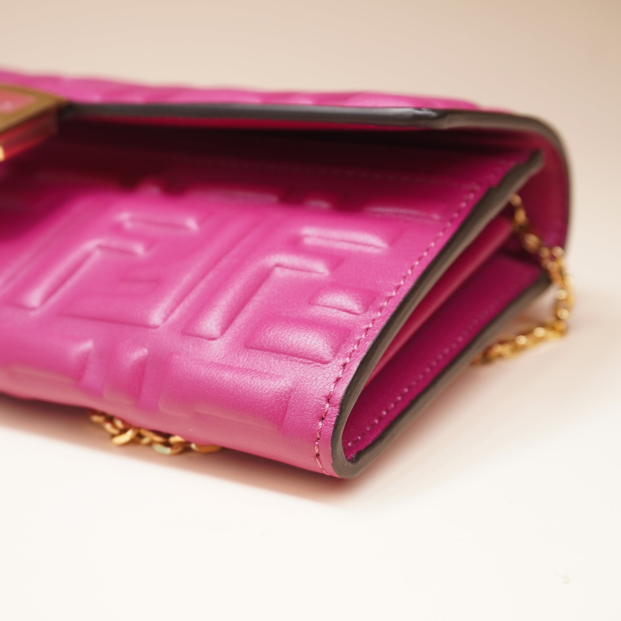 Nappa Matisse FF Embossed Continental Wallet On Chain Ciclamino Pilar