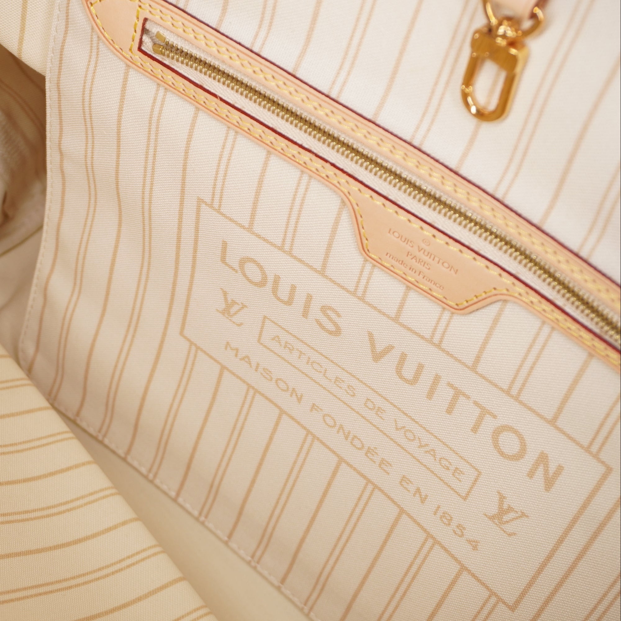PRE-OWNED LV Neverfull MM Damier Azur Shoulder Bag