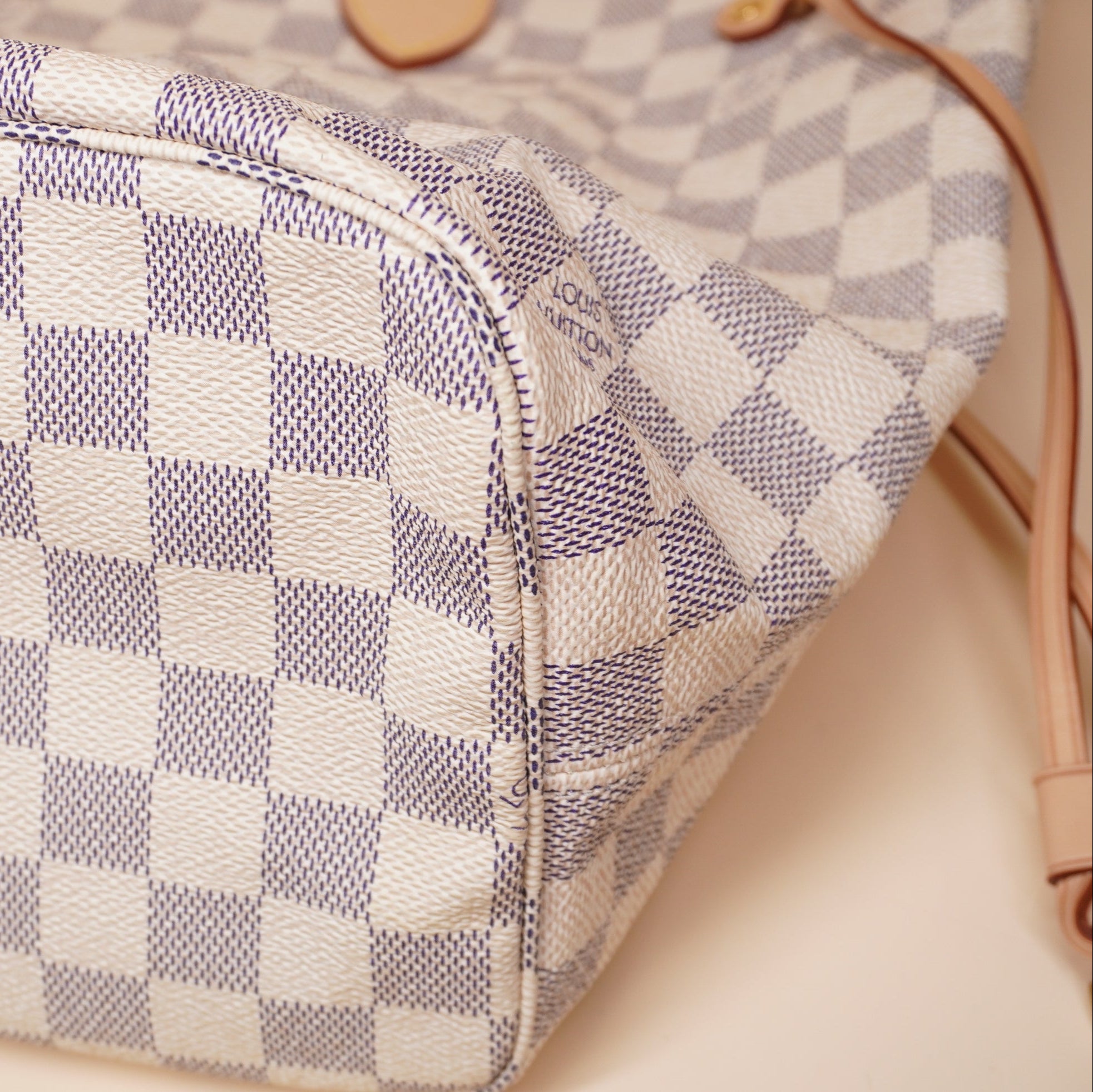 PRE-OWNED LV Neverfull MM Damier Azur Shoulder Bag