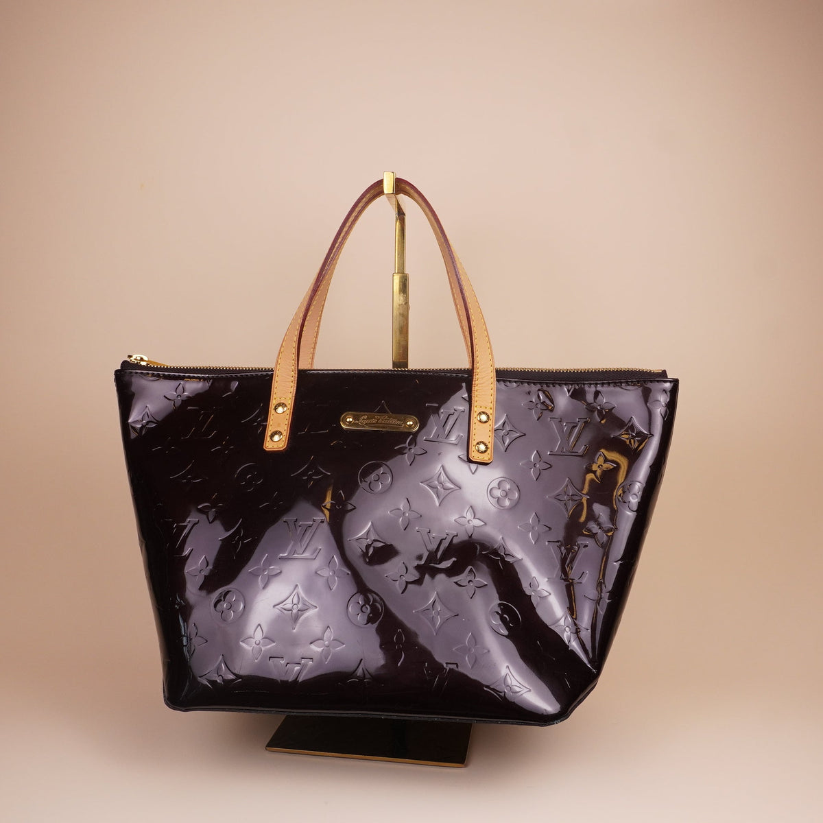 PRE-OWNED LV Vernis Bellevue GM Amarante