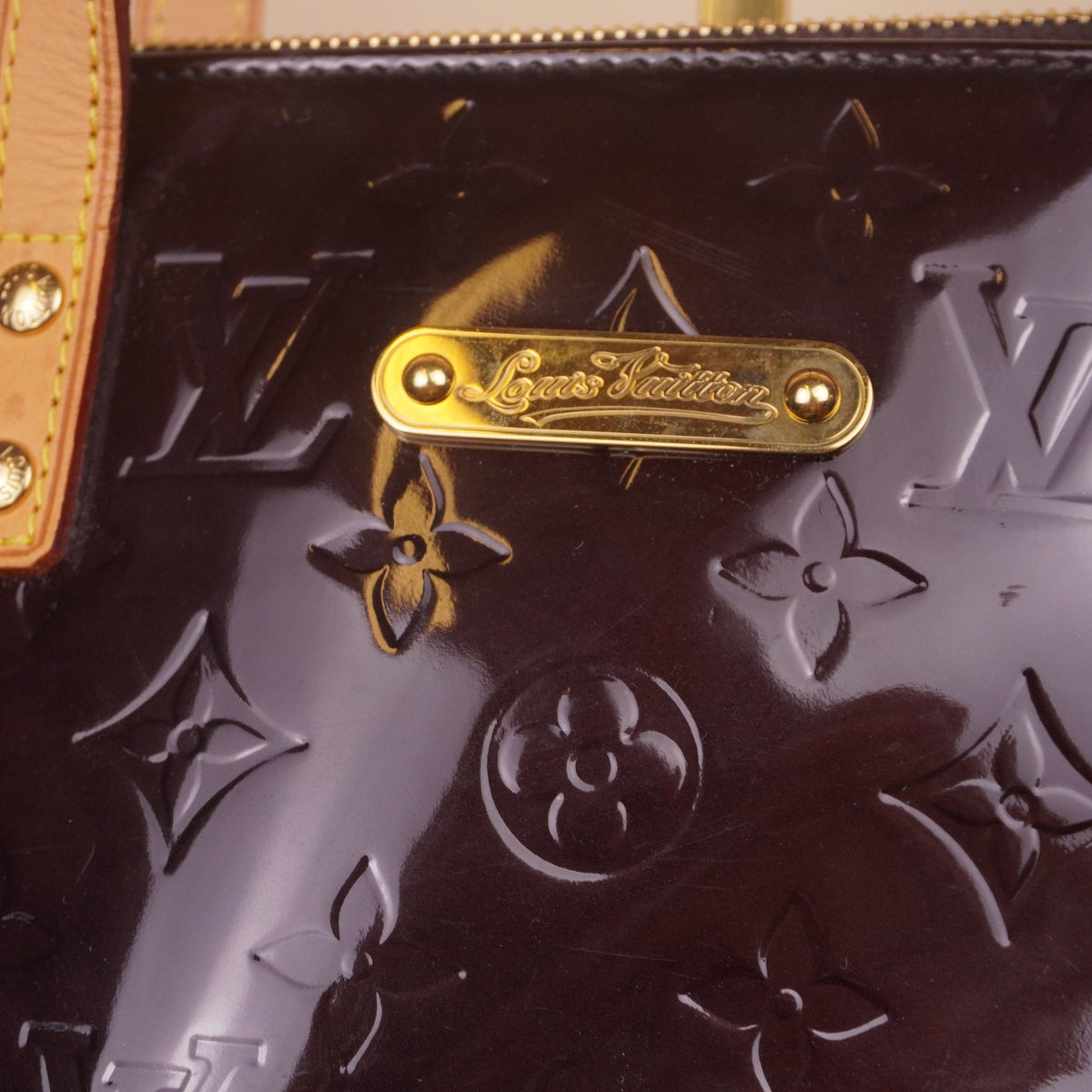 PRE-OWNED LV Vernis Bellevue GM Amarante