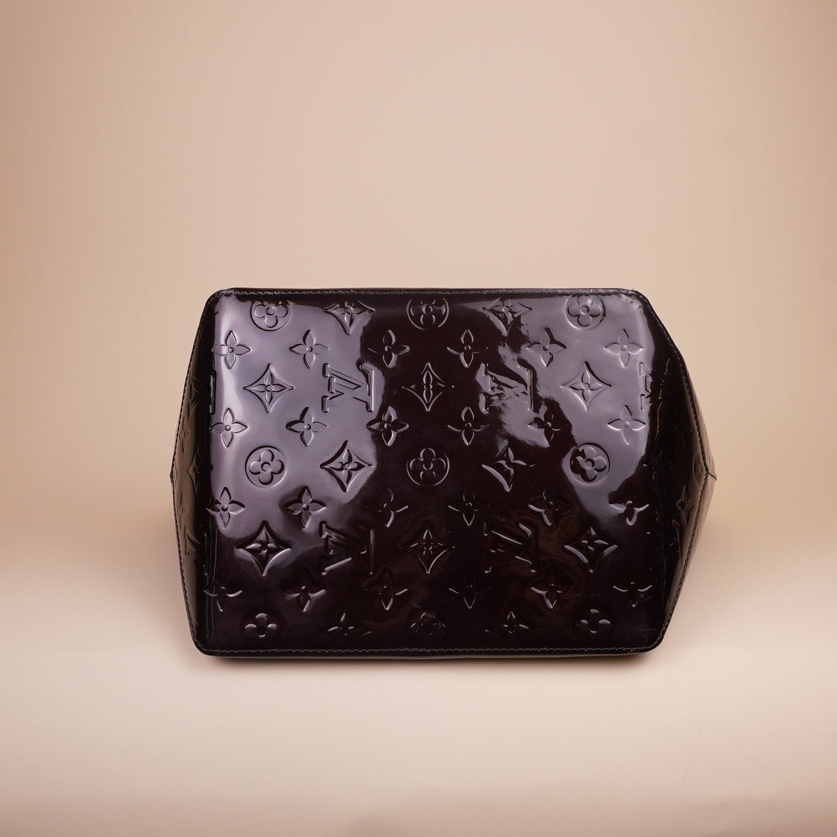 PRE-OWNED LV Vernis Bellevue GM Amarante